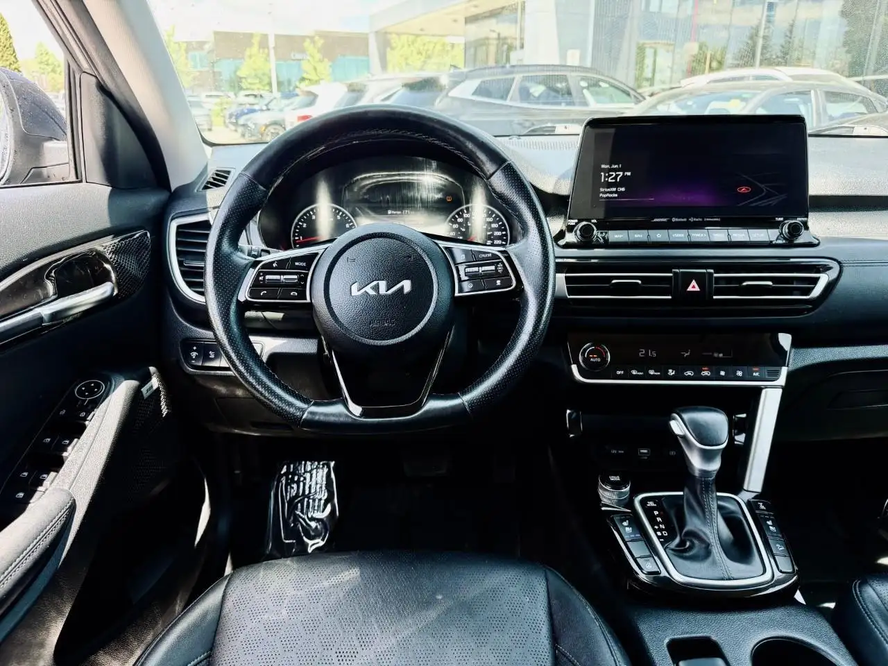 Kia Seltos снимка Kia Seltos