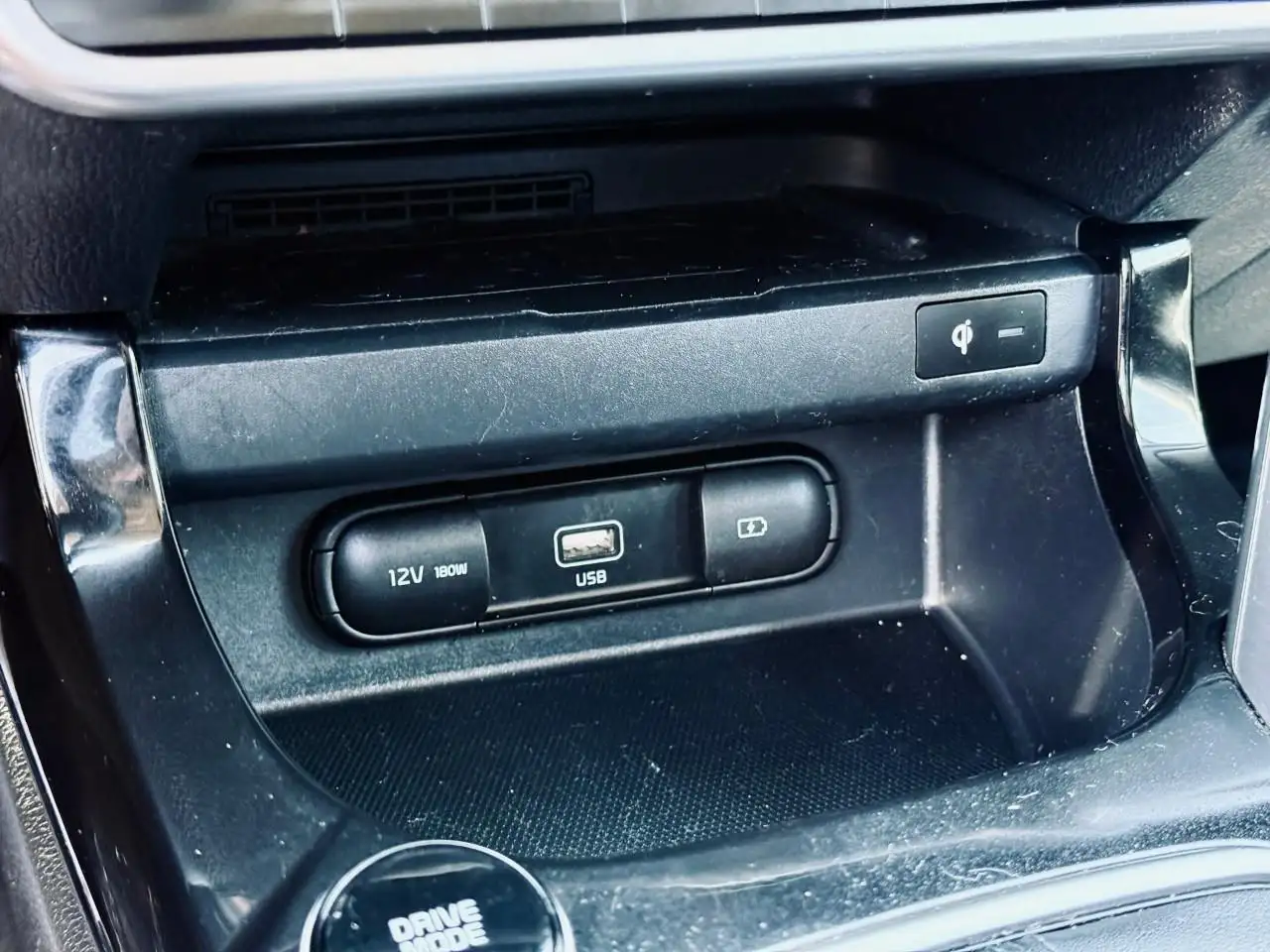 Kia Seltos снимка Kia Seltos