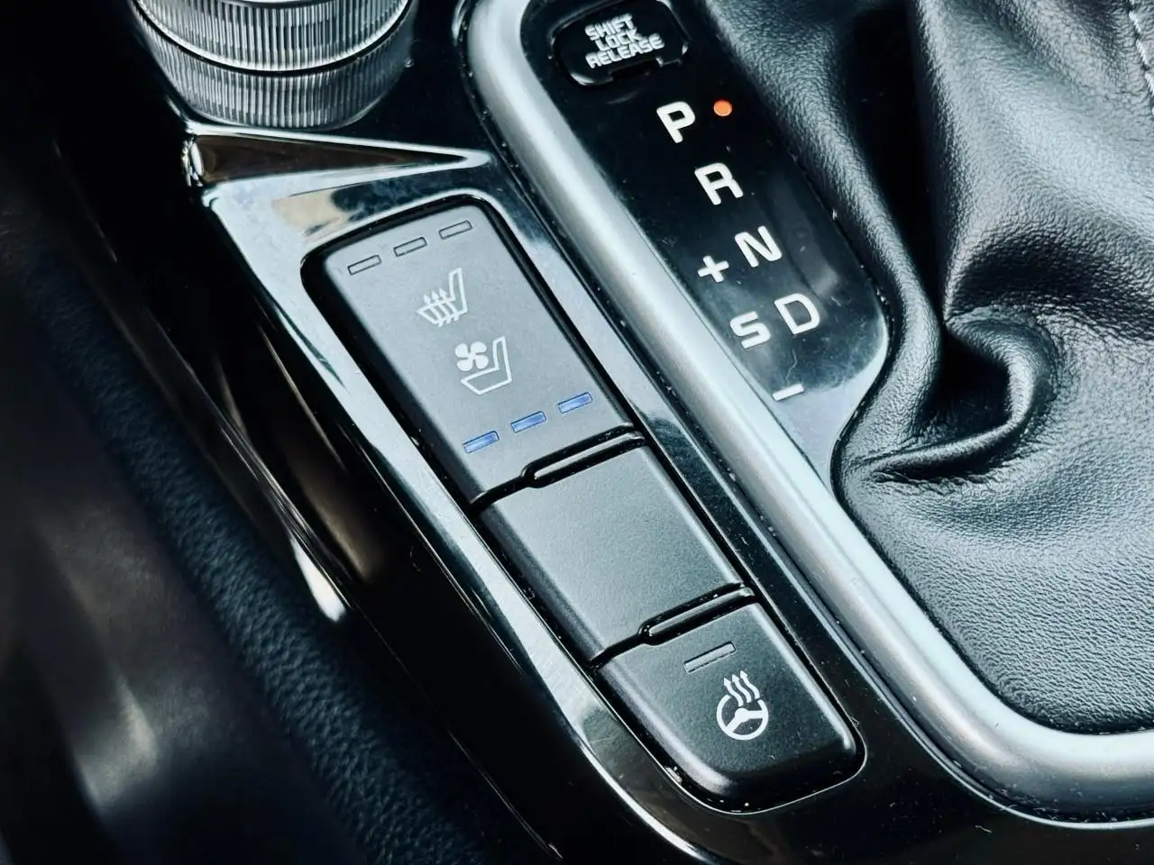Kia Seltos снимка Kia Seltos