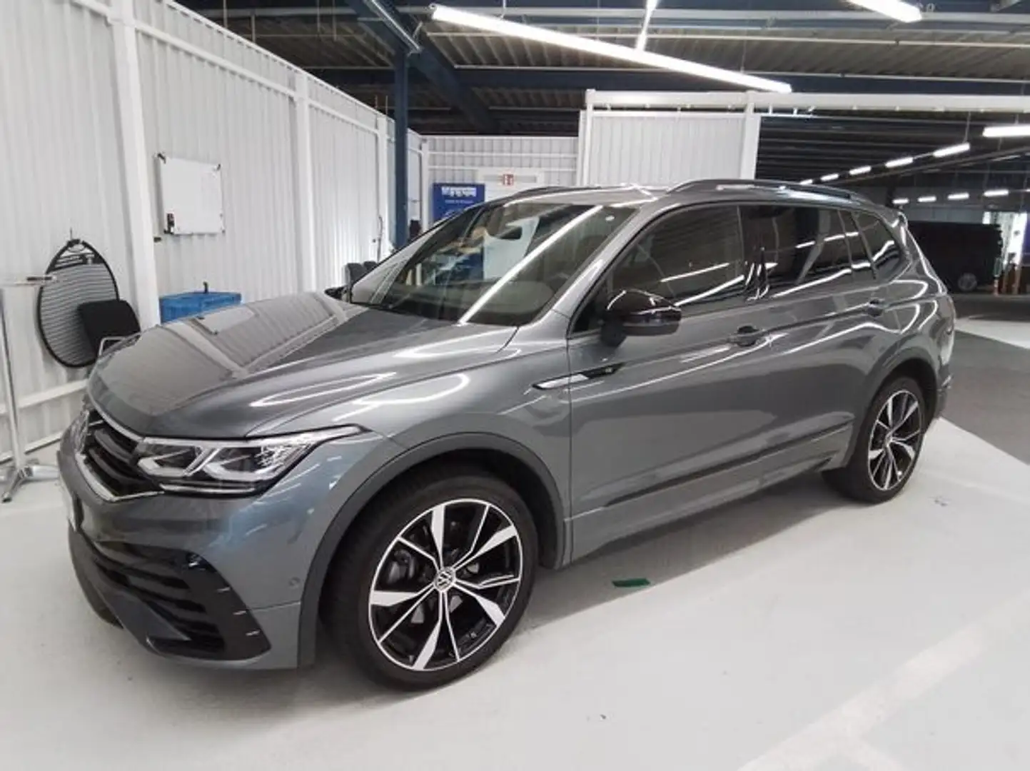 Volkswagen Tiguan Allspace R-Line TDi Standheizung m Funkfer Schwarz - 2