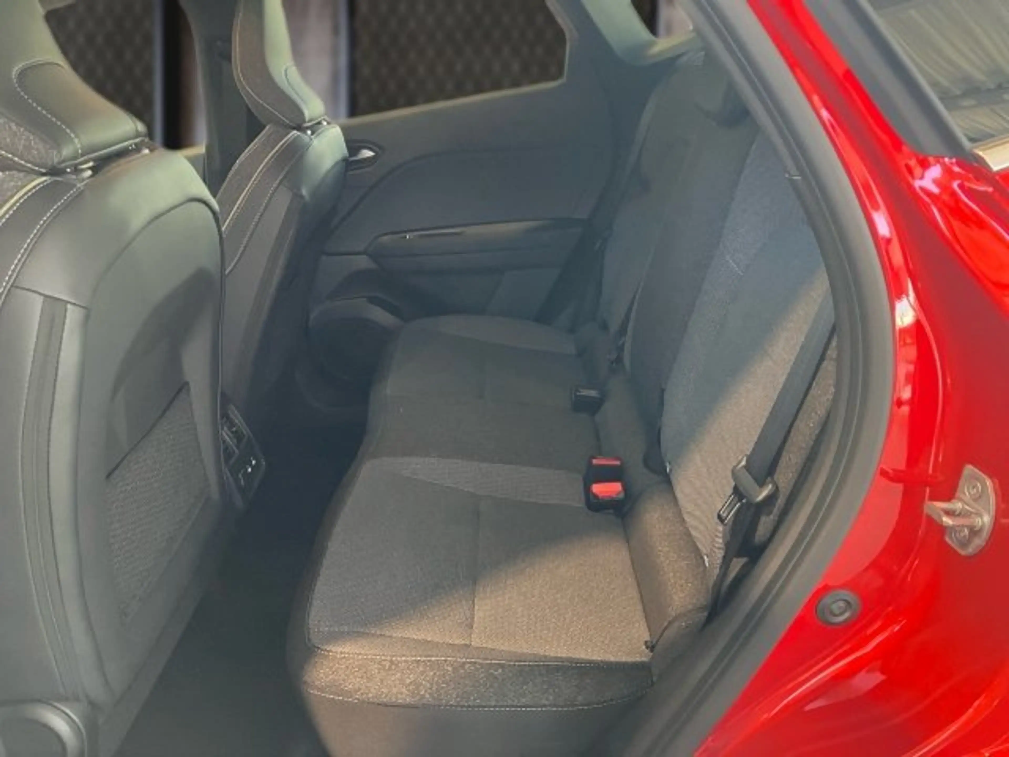 Mitsubishi Grandis 1,3 Petrol Intense S+C+T 26 — photo 9