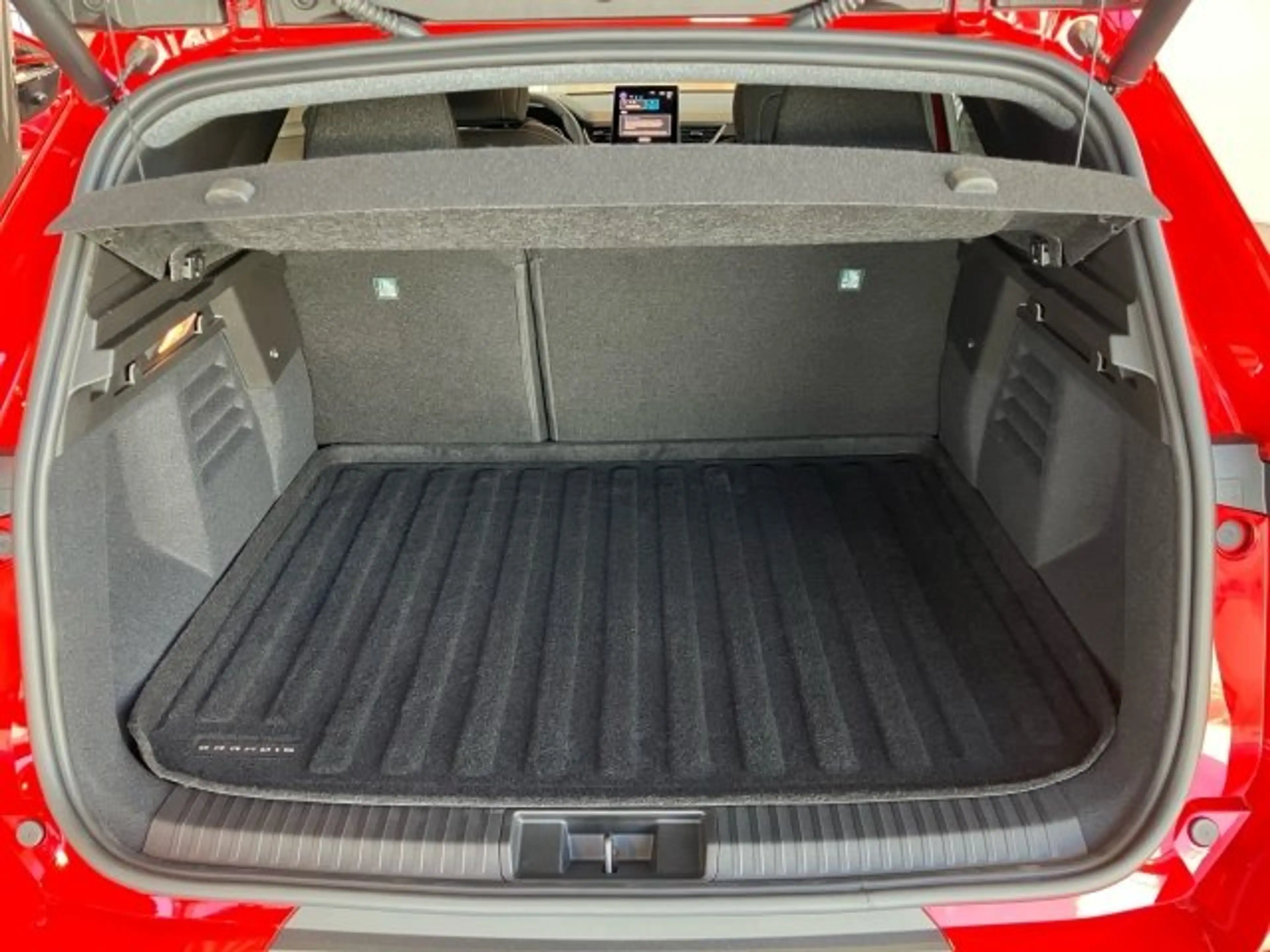 Mitsubishi Grandis 1,3 Petrol Intense S+C+T 26 — photo 10
