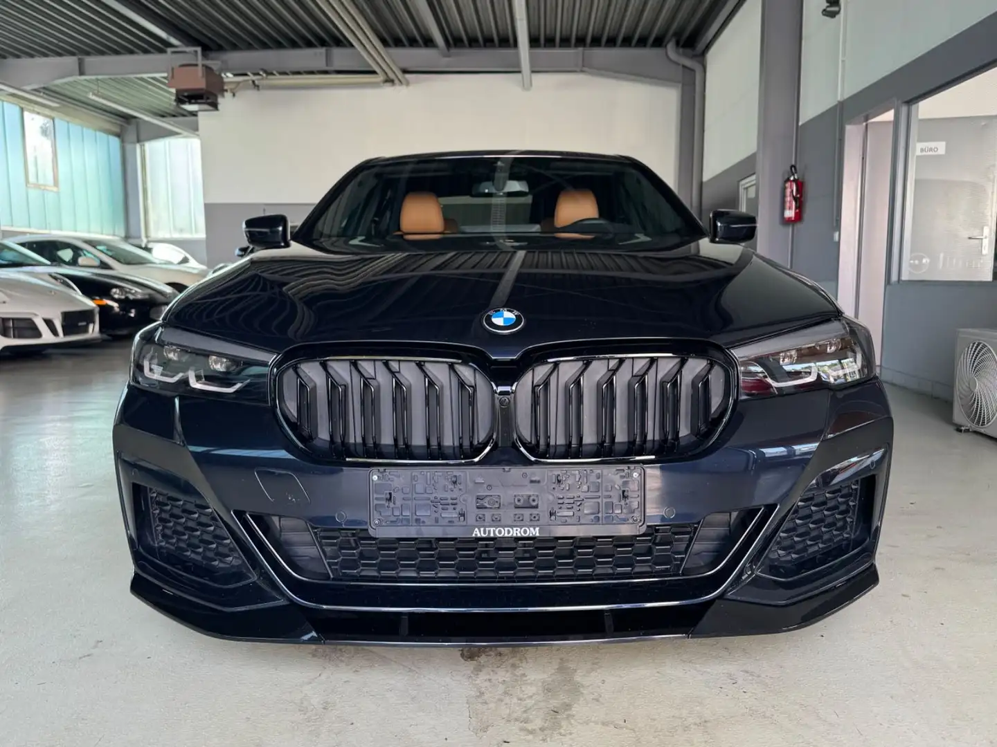 BMW 540 d xDrive M Sport+ Fernlichtass.+Kamera+H/K Noir - 2
