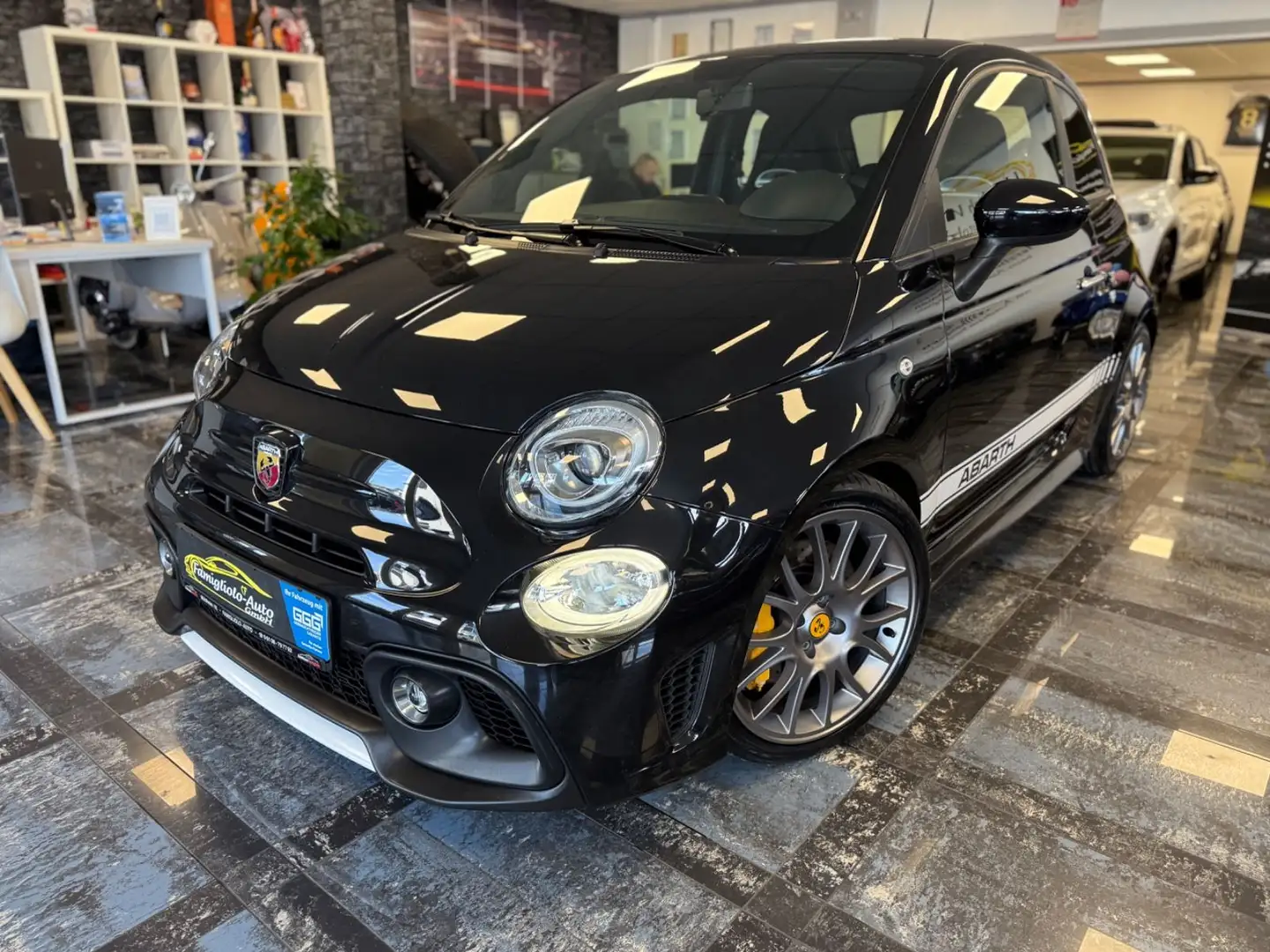 Abarth 595 *Klima*Carbon*2.Hand*LED*Touch*Monza*Aluräder Schwarz - 2