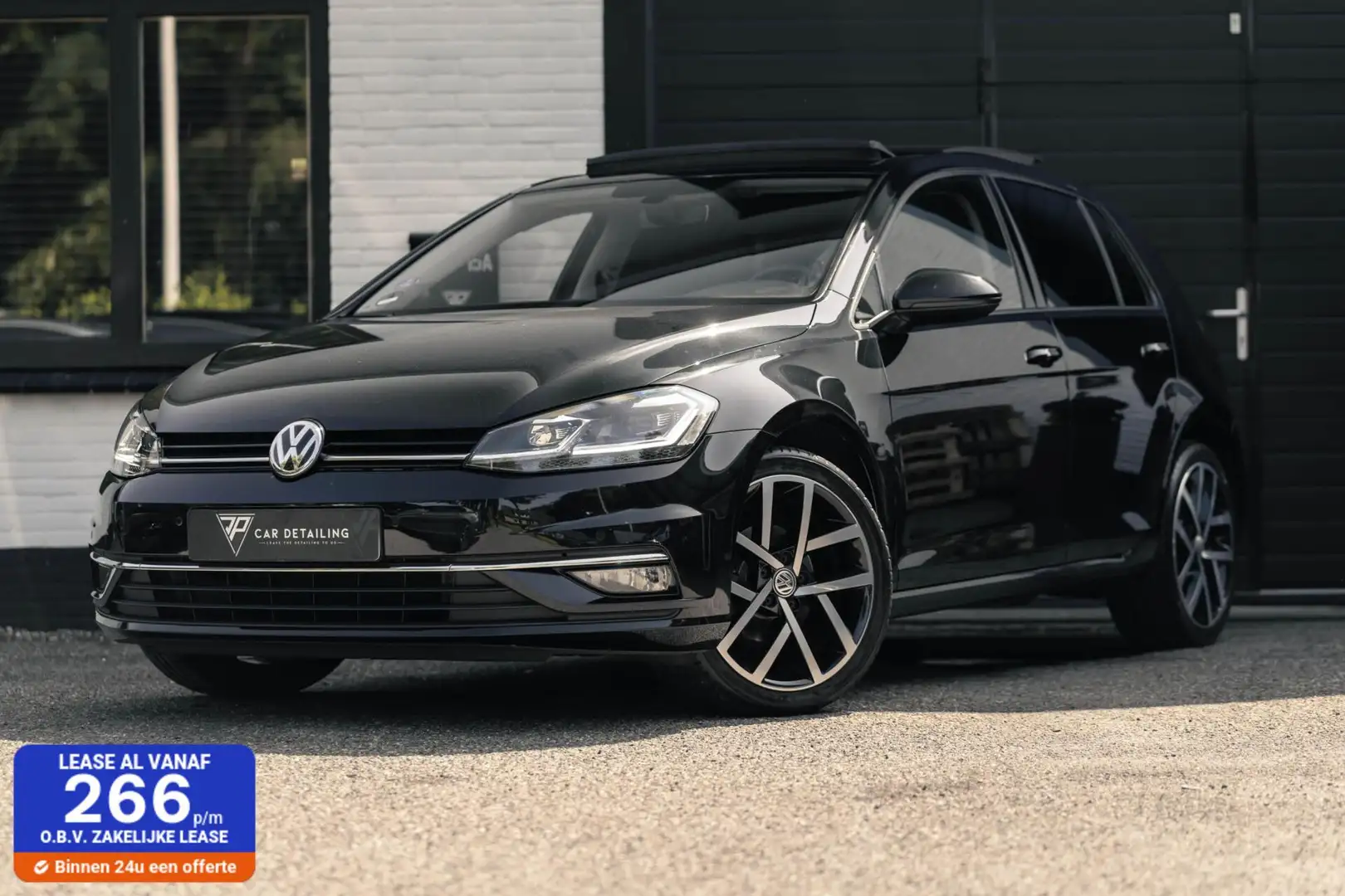 Volkswagen Golf 1.0 TSI Panorama LED Digi NAP Zwart - 1