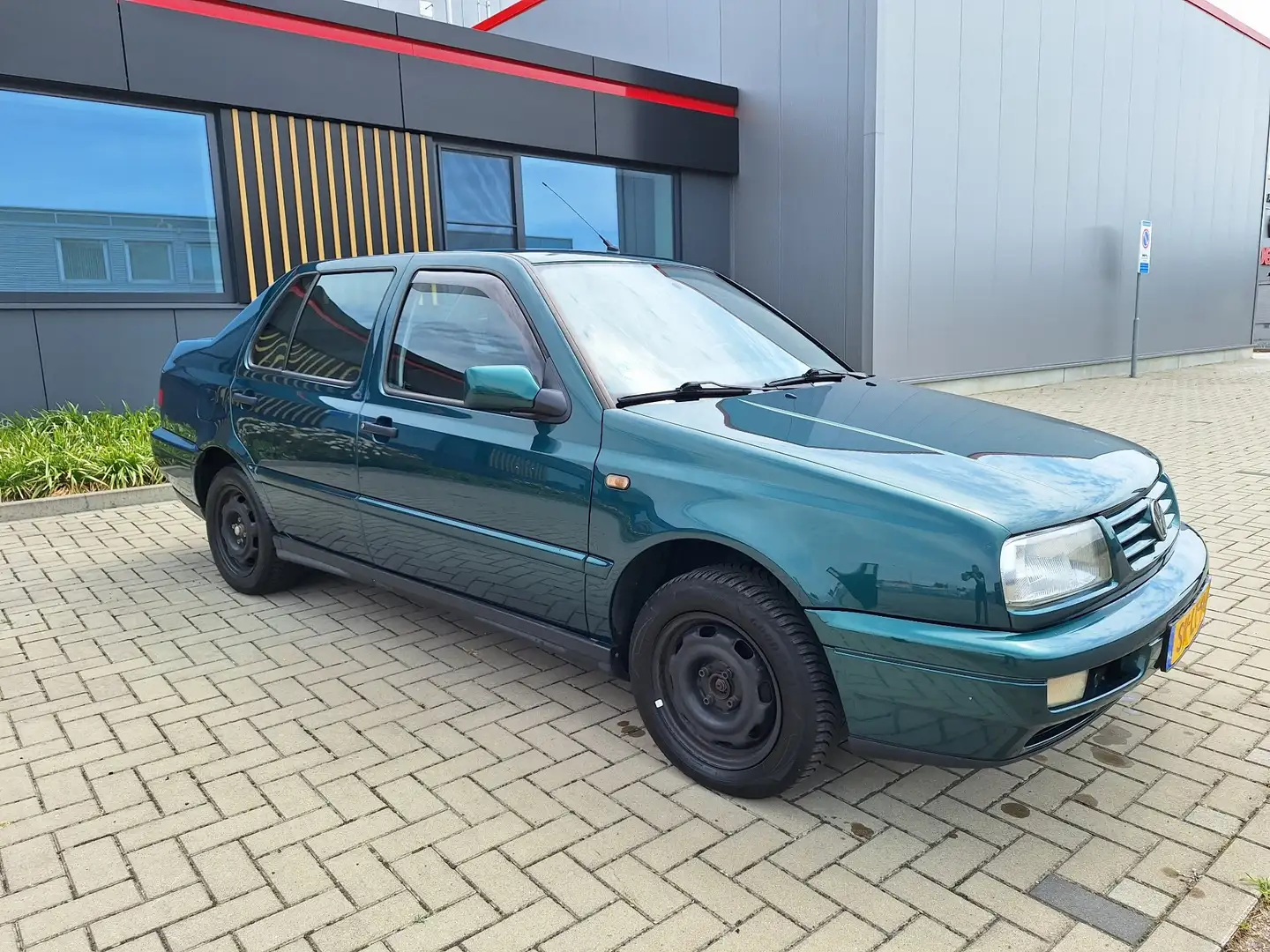 Volkswagen Vento 1.6 GL Green - 2