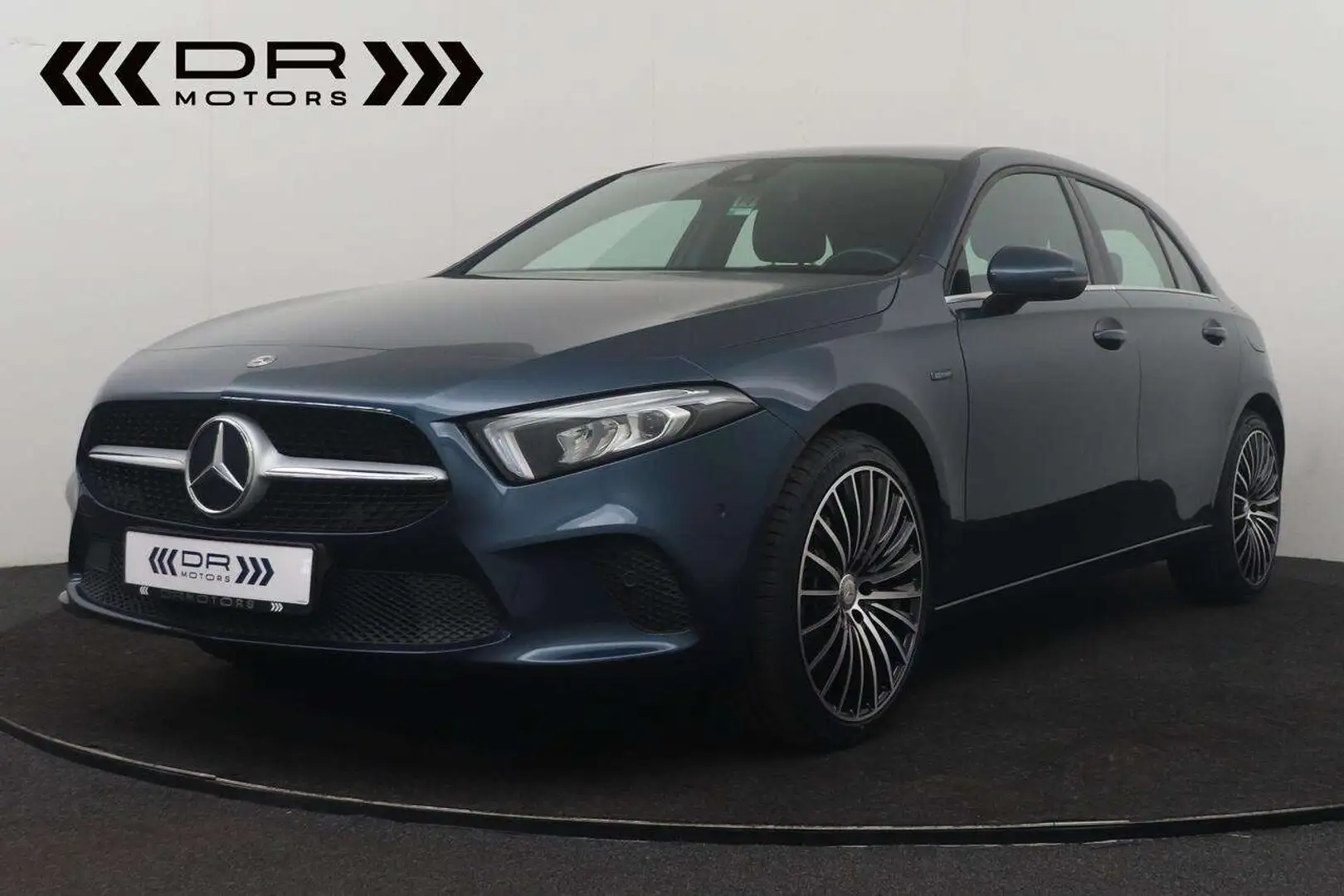 Mercedes-Benz A 250 e-Hybrid - NAVI - LED - LEDER Noir - 1
