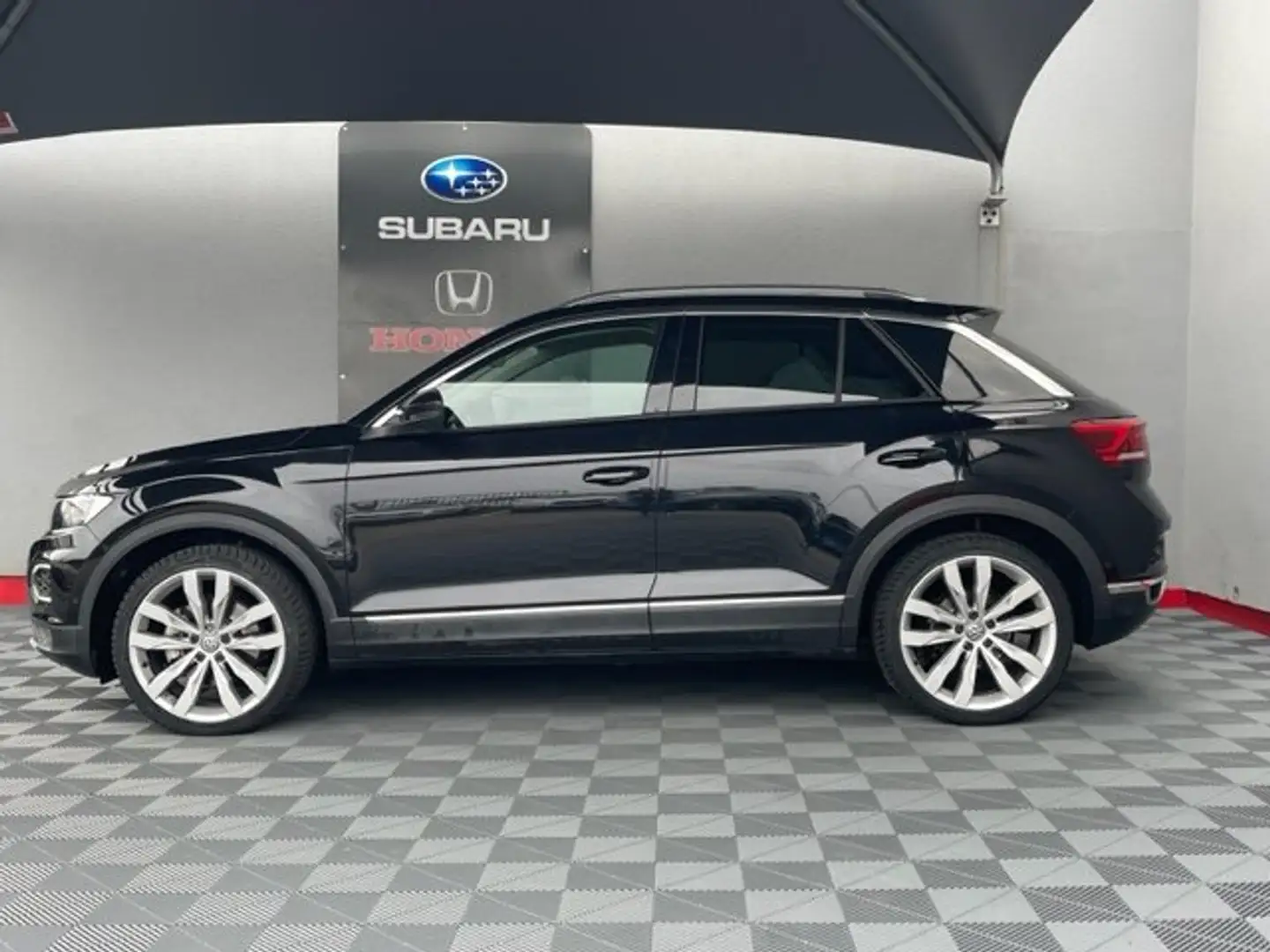 Volkswagen T-Roc T-Roc 2.0 TSI 190 DSG7 4Motion Carat Exclusive Zwart - 2