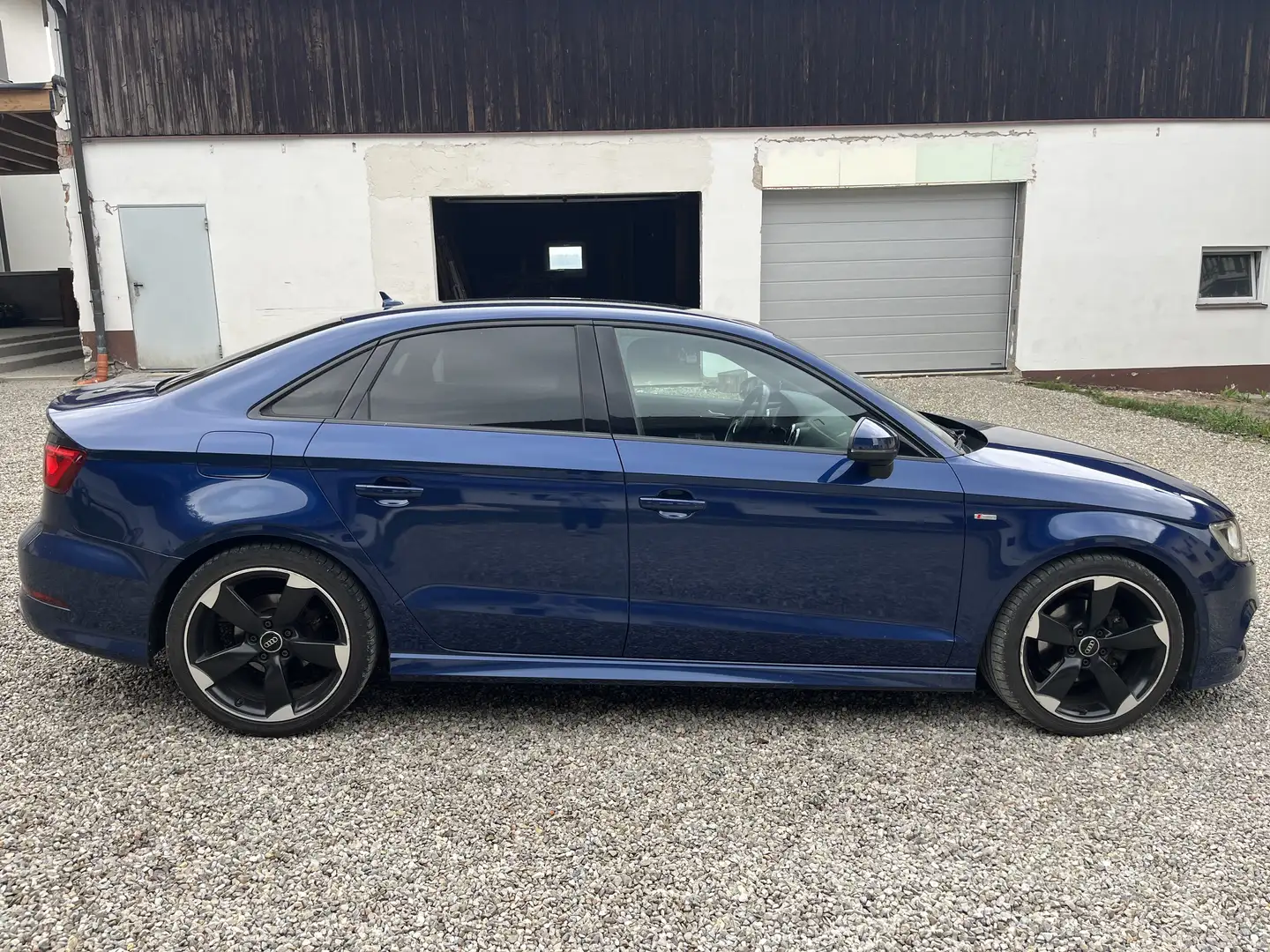 Audi A3 A3 SB Ambition 1,6 TDI Ambition Blau - 1