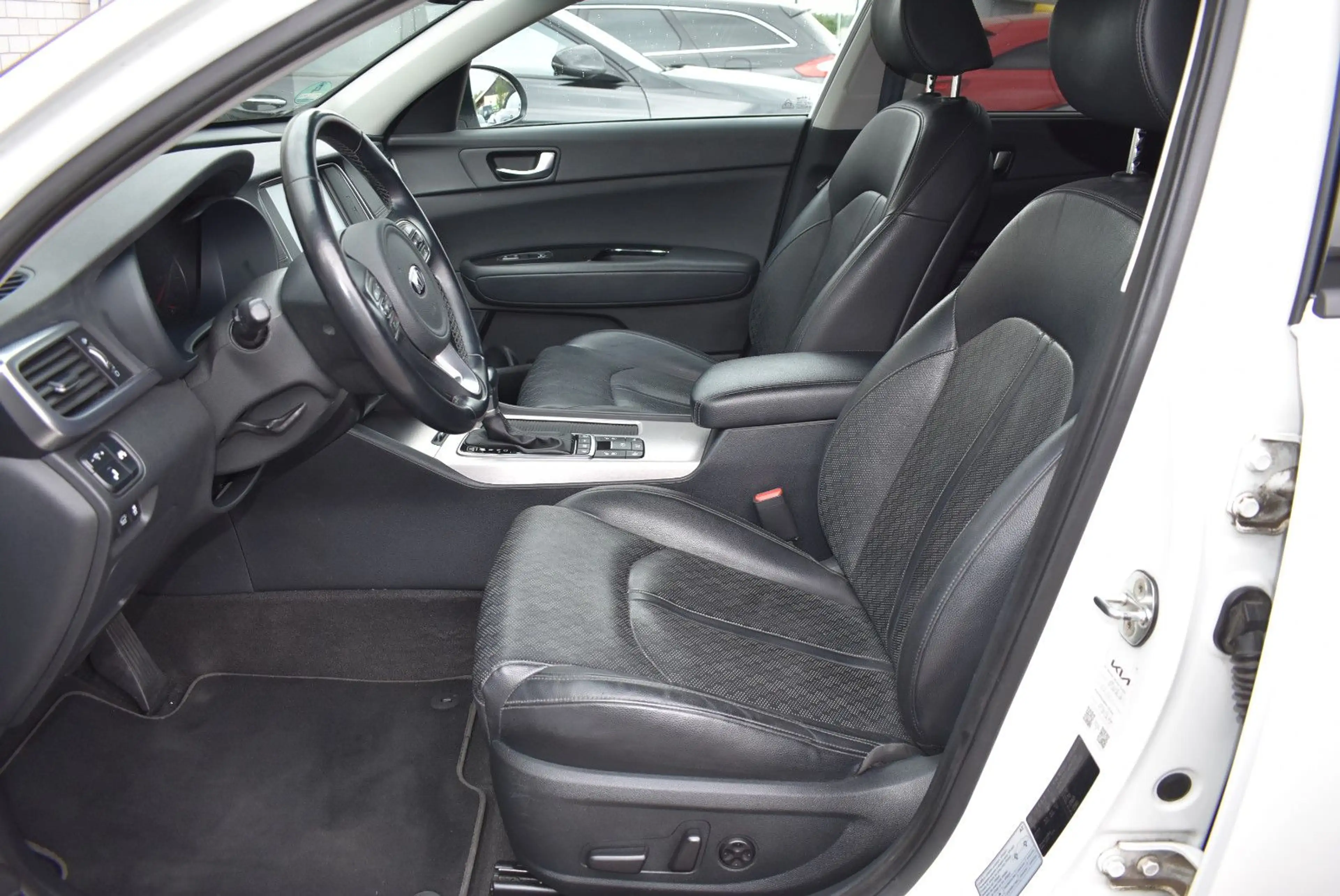 Kia Optima Sportswagon Spirit Hybrid,Voll-Leder-LED — photo 9