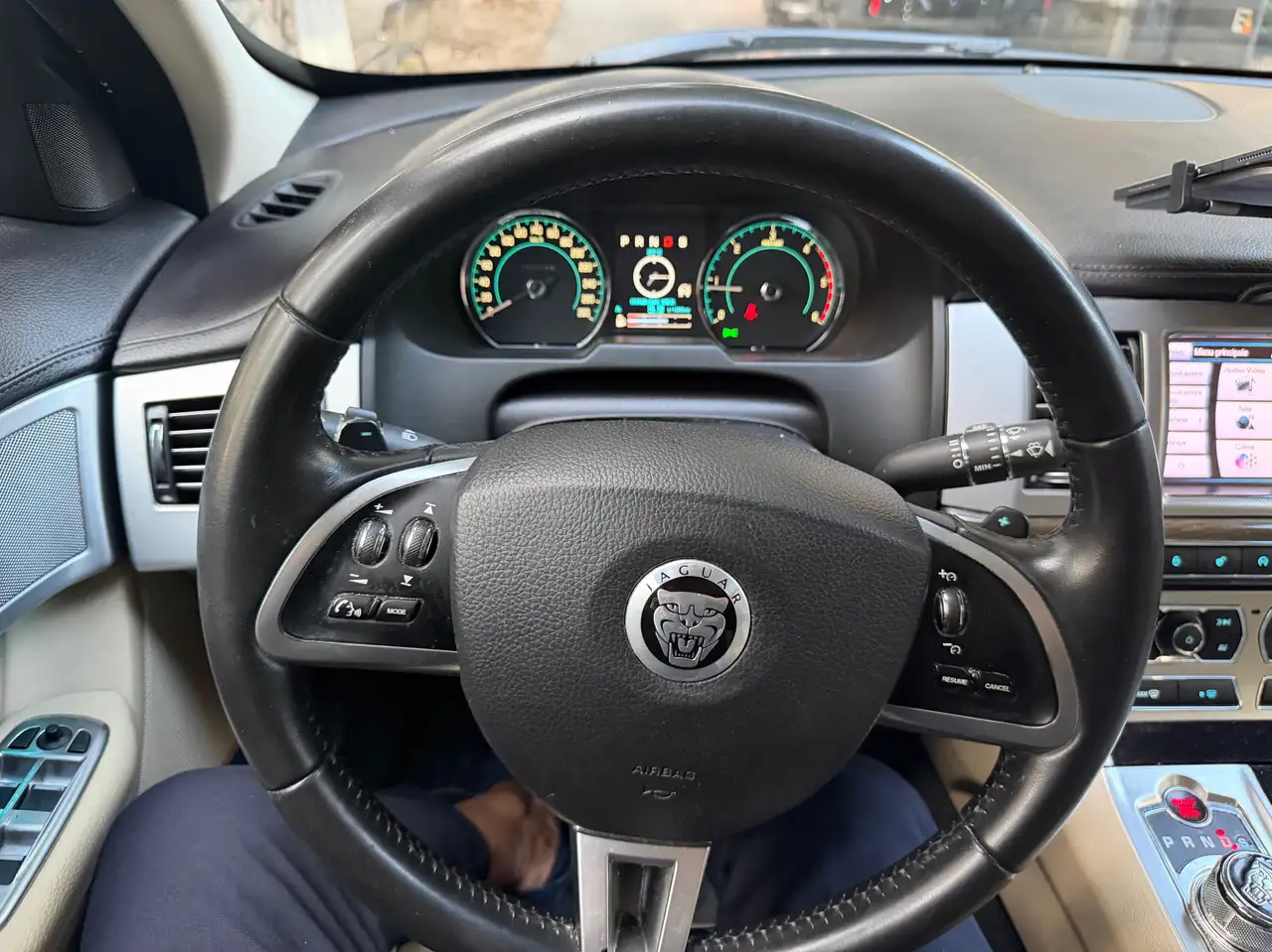 Jaguar XF