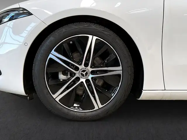 Mercedes-Benz A view 7