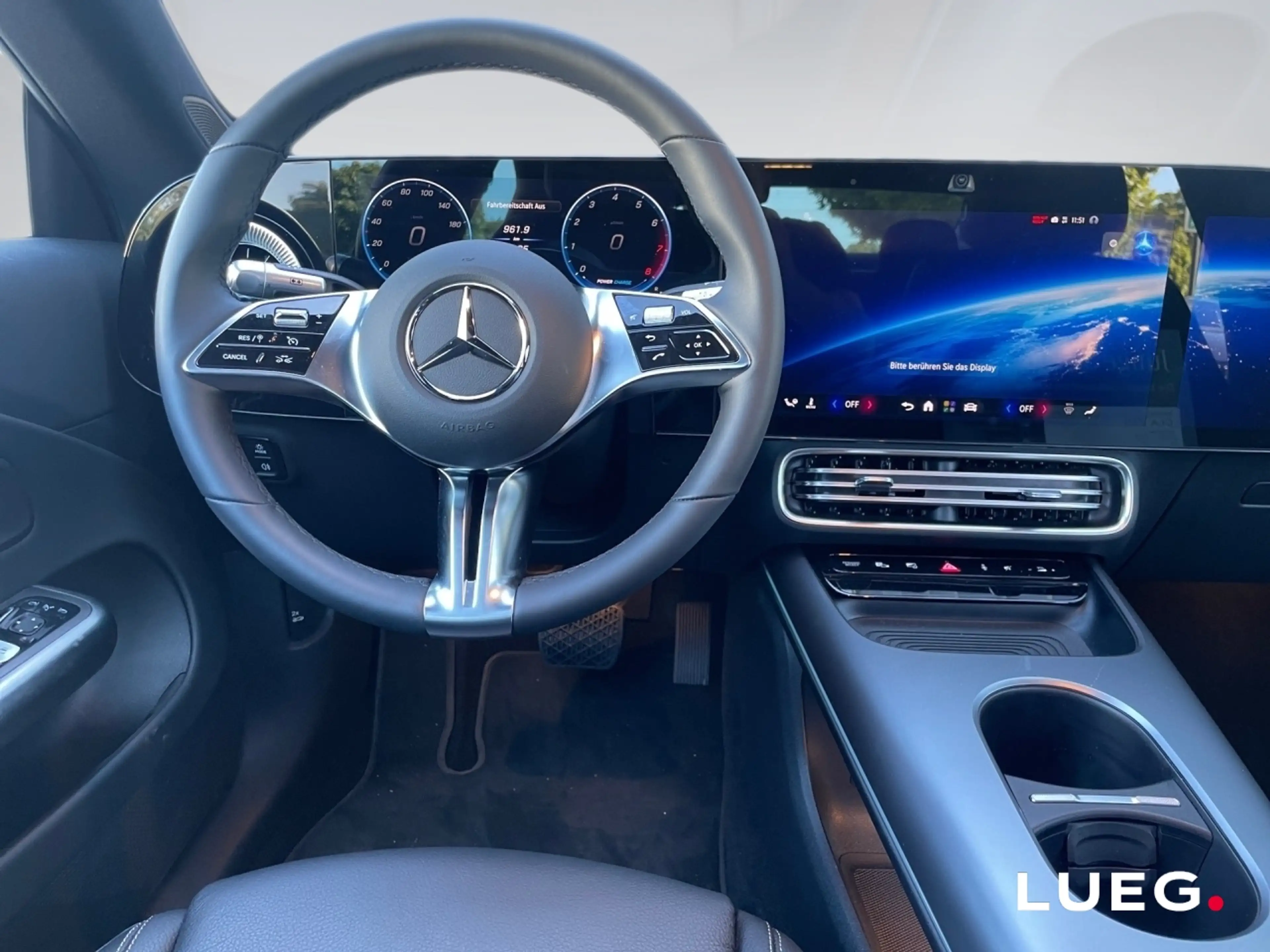 Mercedes-Benz CLA 220 PROGRESSIVE+PANO+DISTR+360+SUPERSCREEN — photo 11