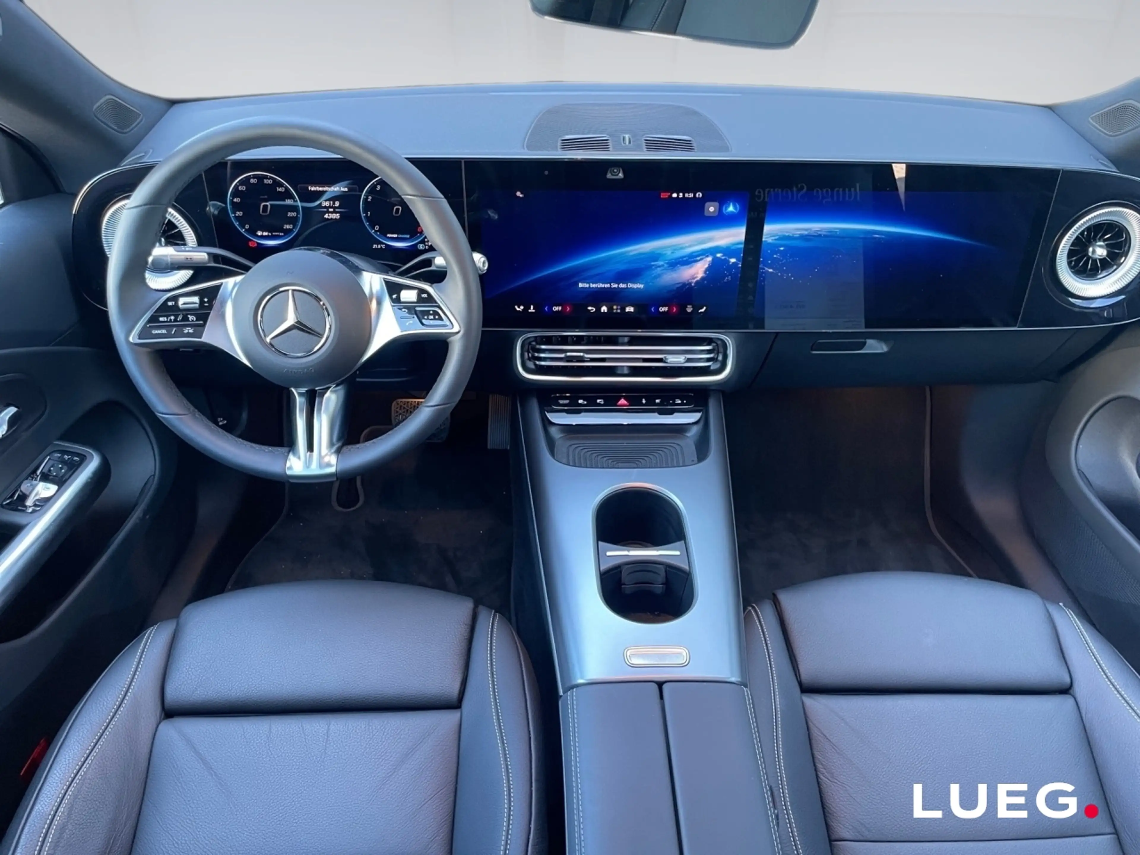 Mercedes-Benz CLA 220 PROGRESSIVE+PANO+DISTR+360+SUPERSCREEN — photo 12