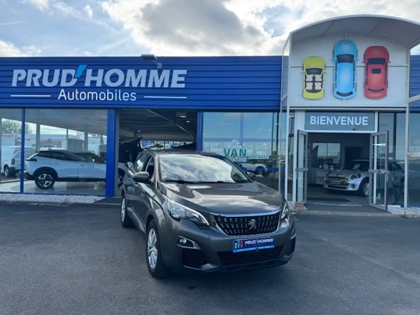 Peugeot 3008 1.5 BLUEHDI 130CH E6.C ACTIVE S\u0026S Grau - 1