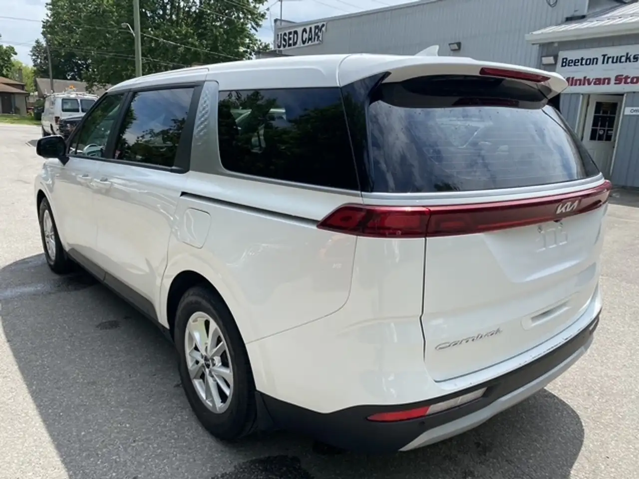 Kia Carnival снимка Kia Carnival