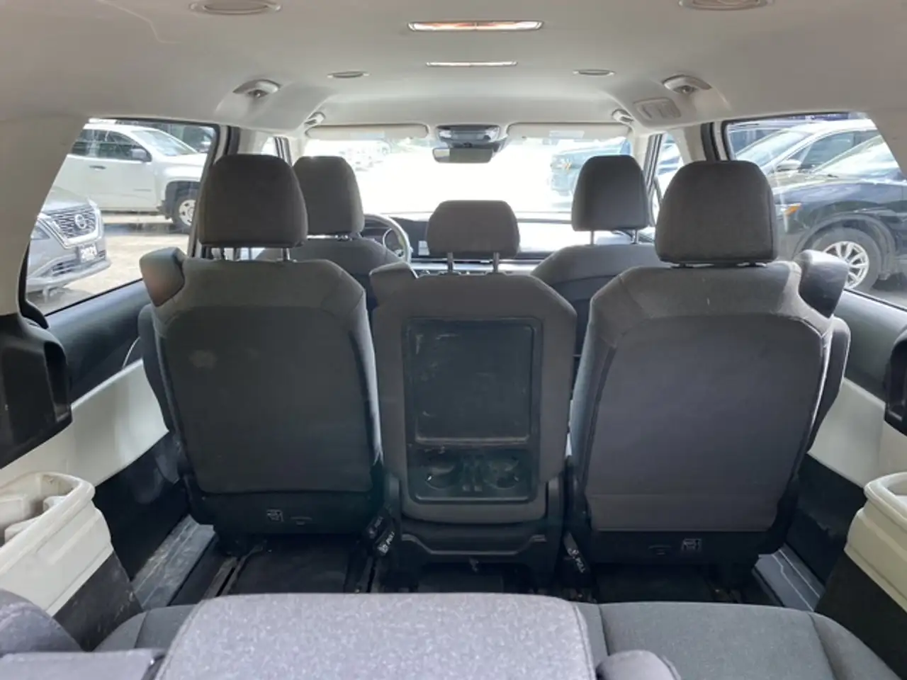 Kia Carnival снимка Kia Carnival
