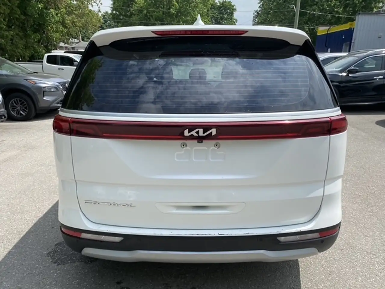 Kia Carnival снимка Kia Carnival