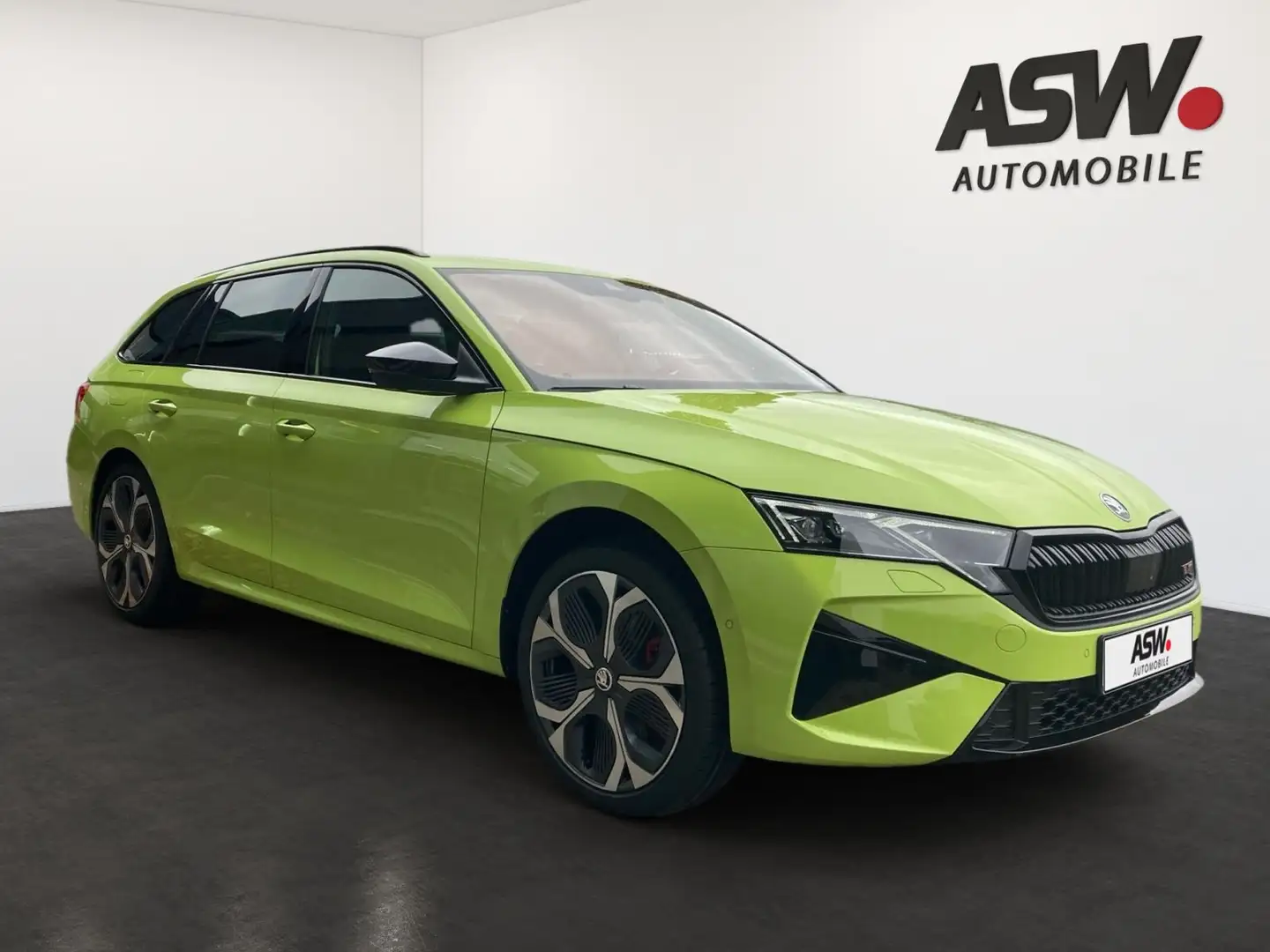 Skoda Octavia Combi RS 2,0TSI 265PS DCC PANO 360° AHK Grün - 2