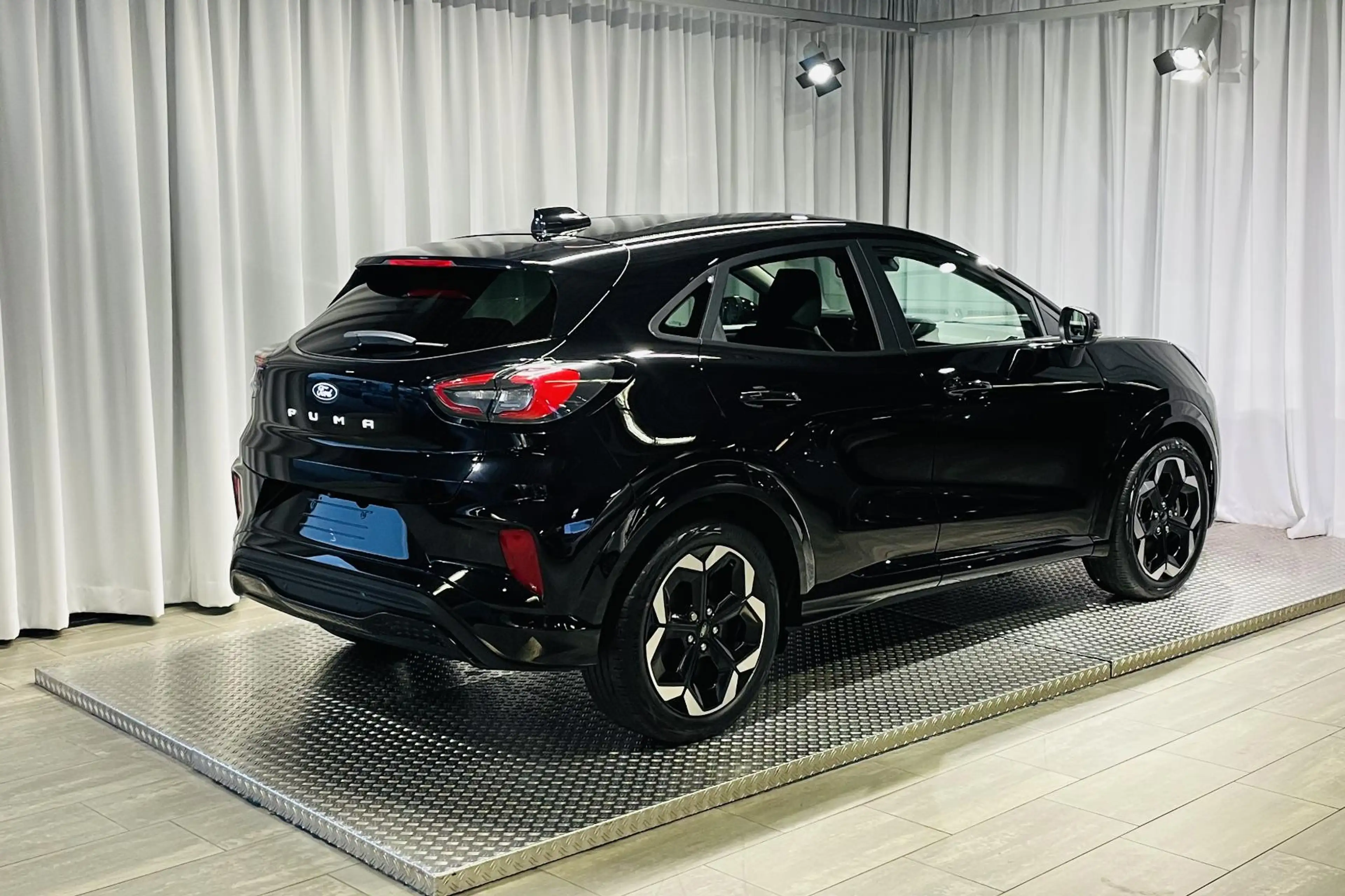 Ford Puma Gen-E Premium 44 kWh Nieuw direct leverbaar — photo 2