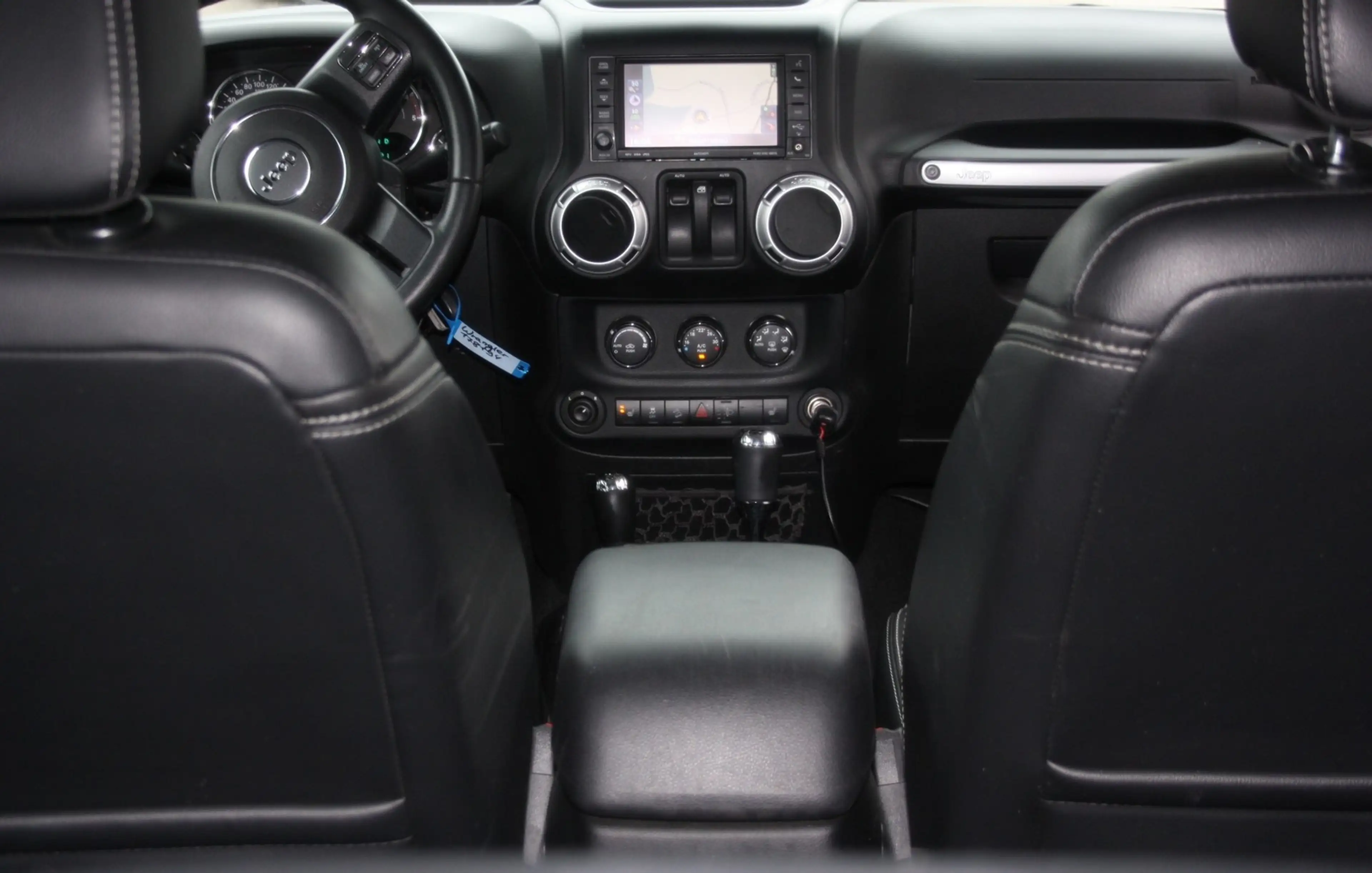 Jeep Wrangler 2.8 SAHARA Auto. Navi/Kam/Leder/Ahk — photo 14