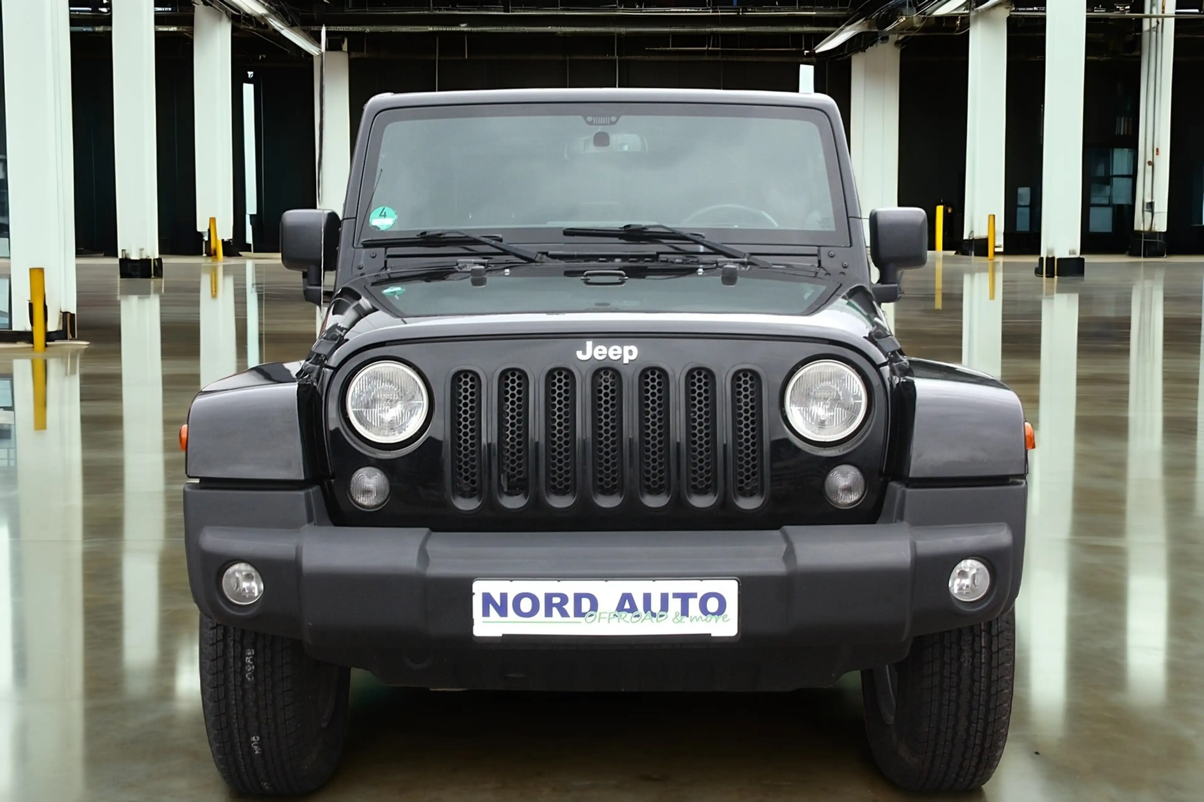 Jeep Wrangler 2.8 SAHARA Auto. Navi/Kam/Leder/Ahk — photo 4