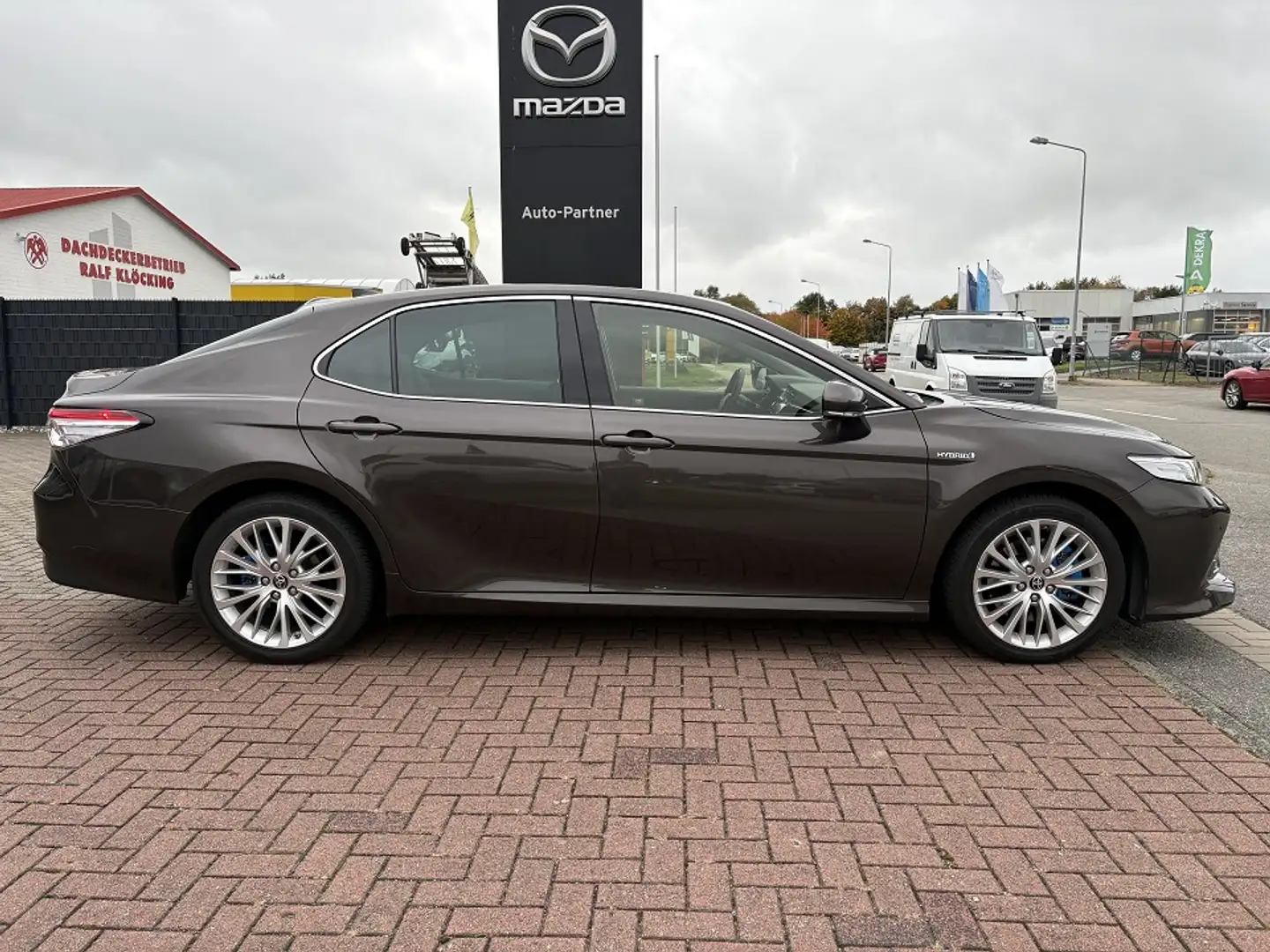 Toyota Camry Hybrid Executive Grau - 2