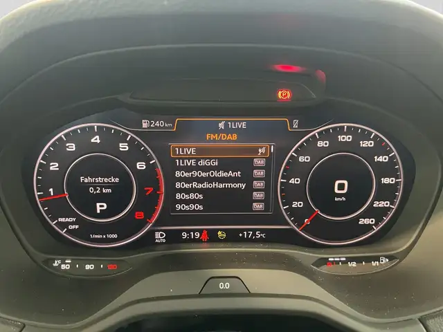 Audi Q2 view 10