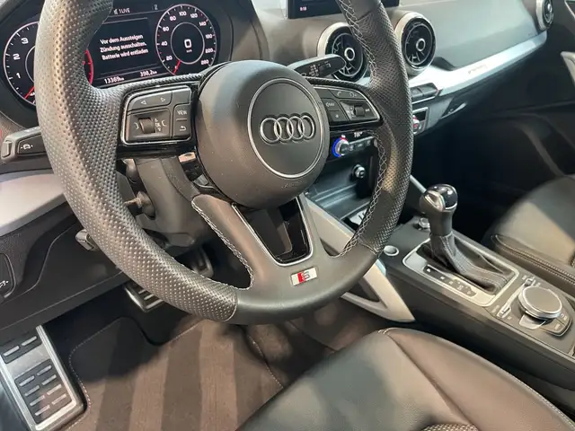 Audi Q2 view 9