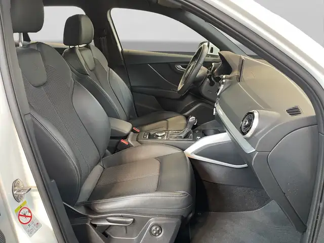 Audi Q2 view 4
