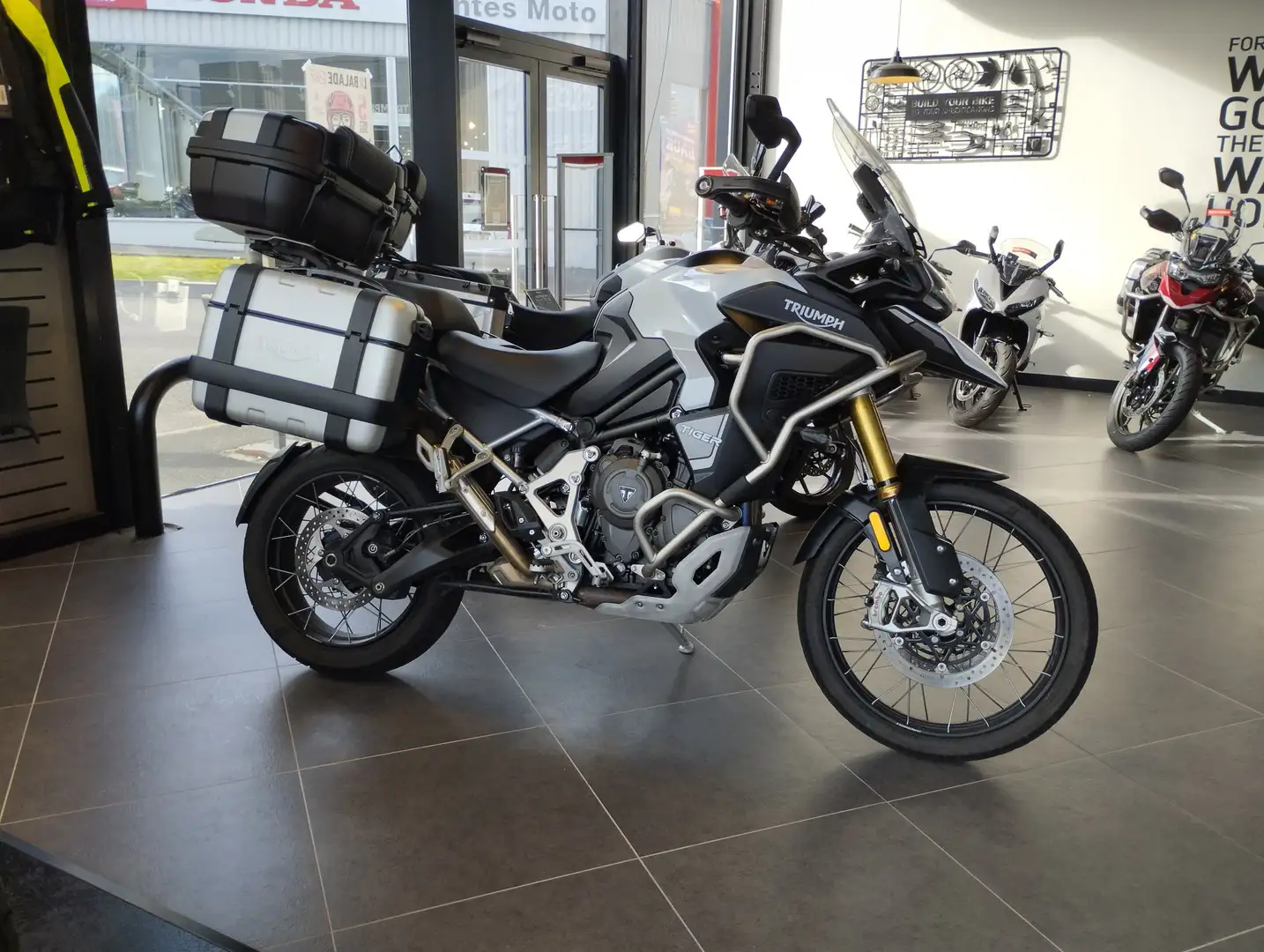Triumph Tiger 1200 Weiß - 1