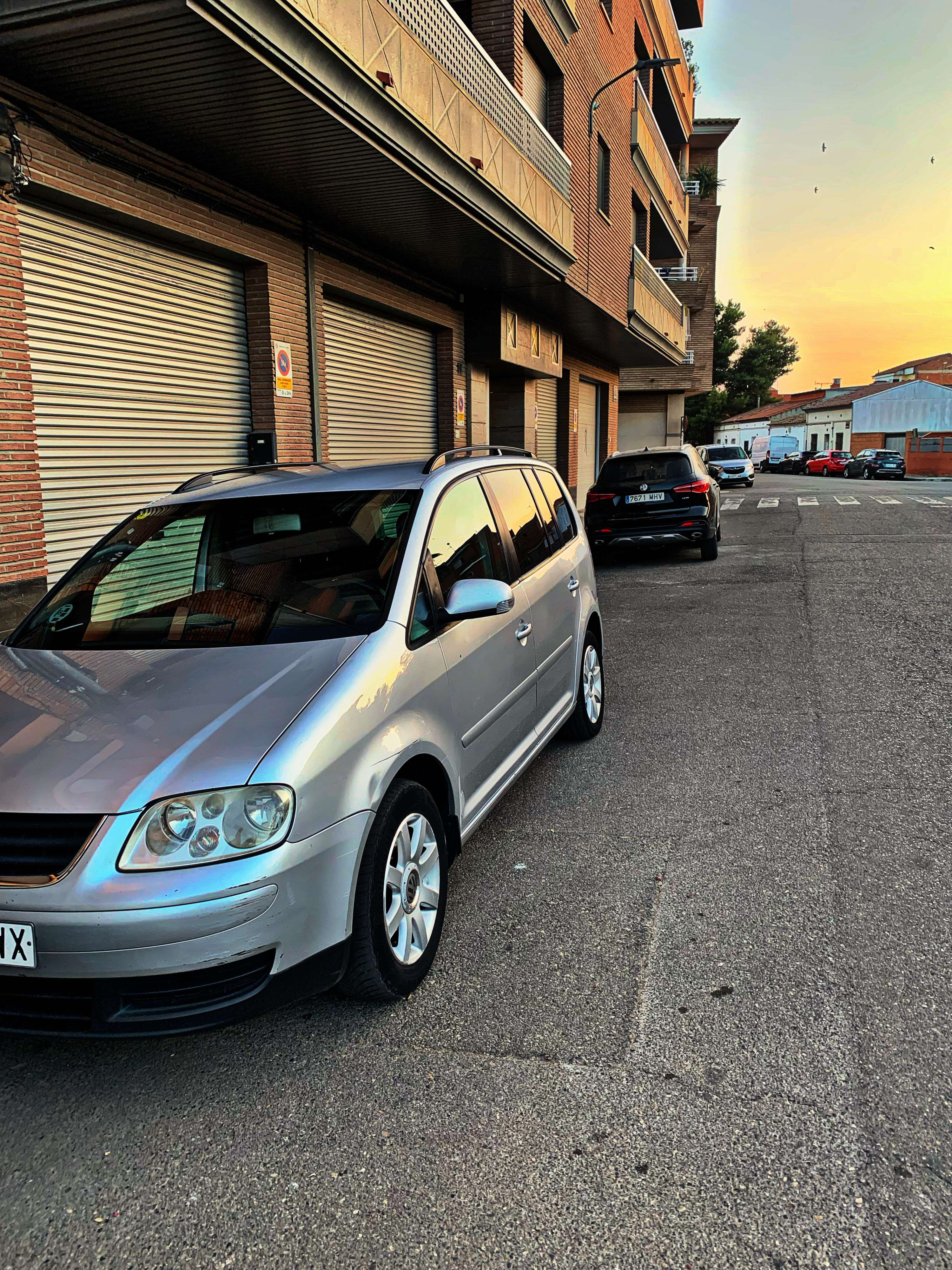 Volkswagen Touran 1.9TDI Advance - foto 1
