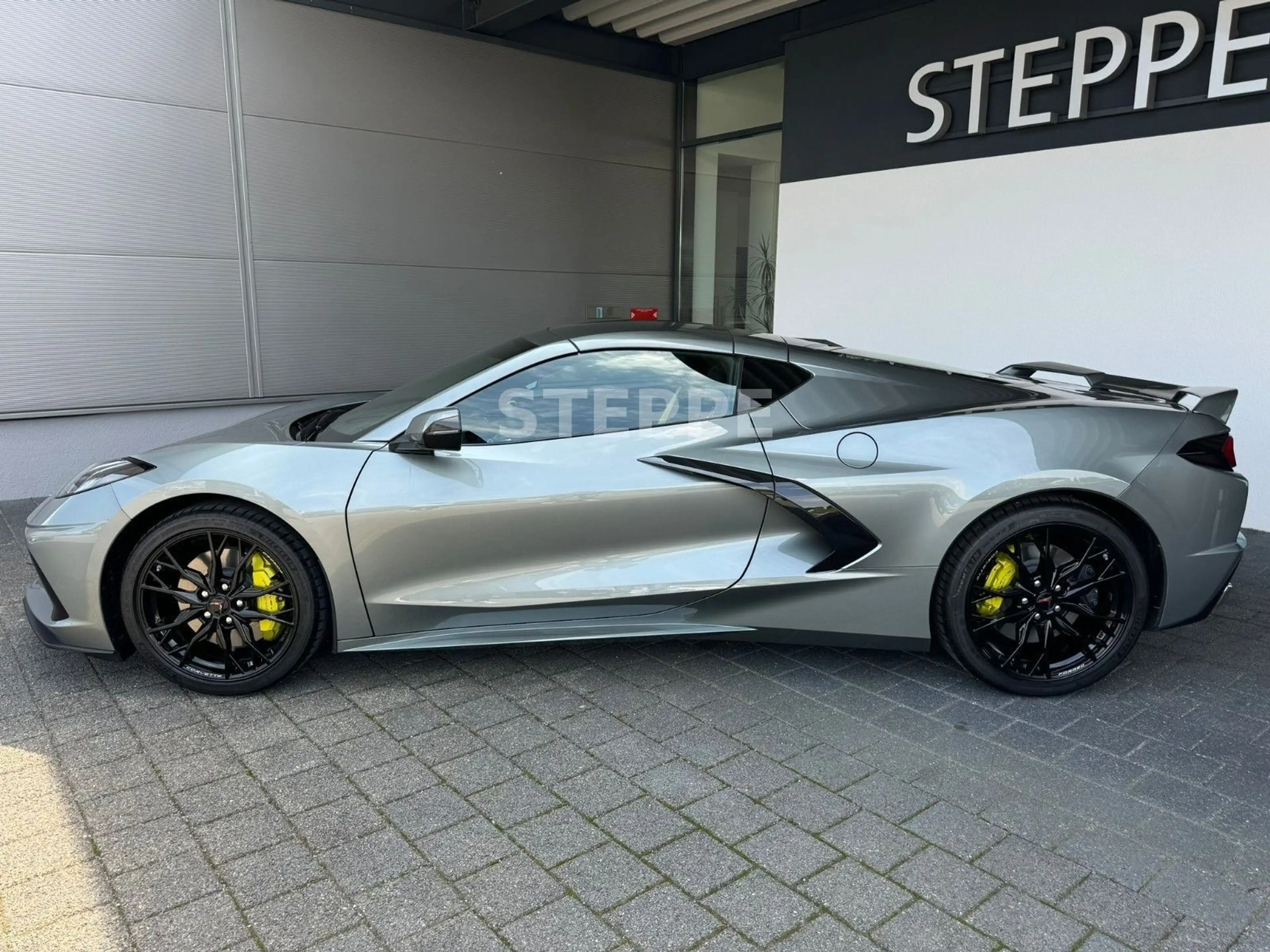 Corvette C8 Stingray Coupe 6,2 V8 3LT Europamodell STEPPE — photo 3
