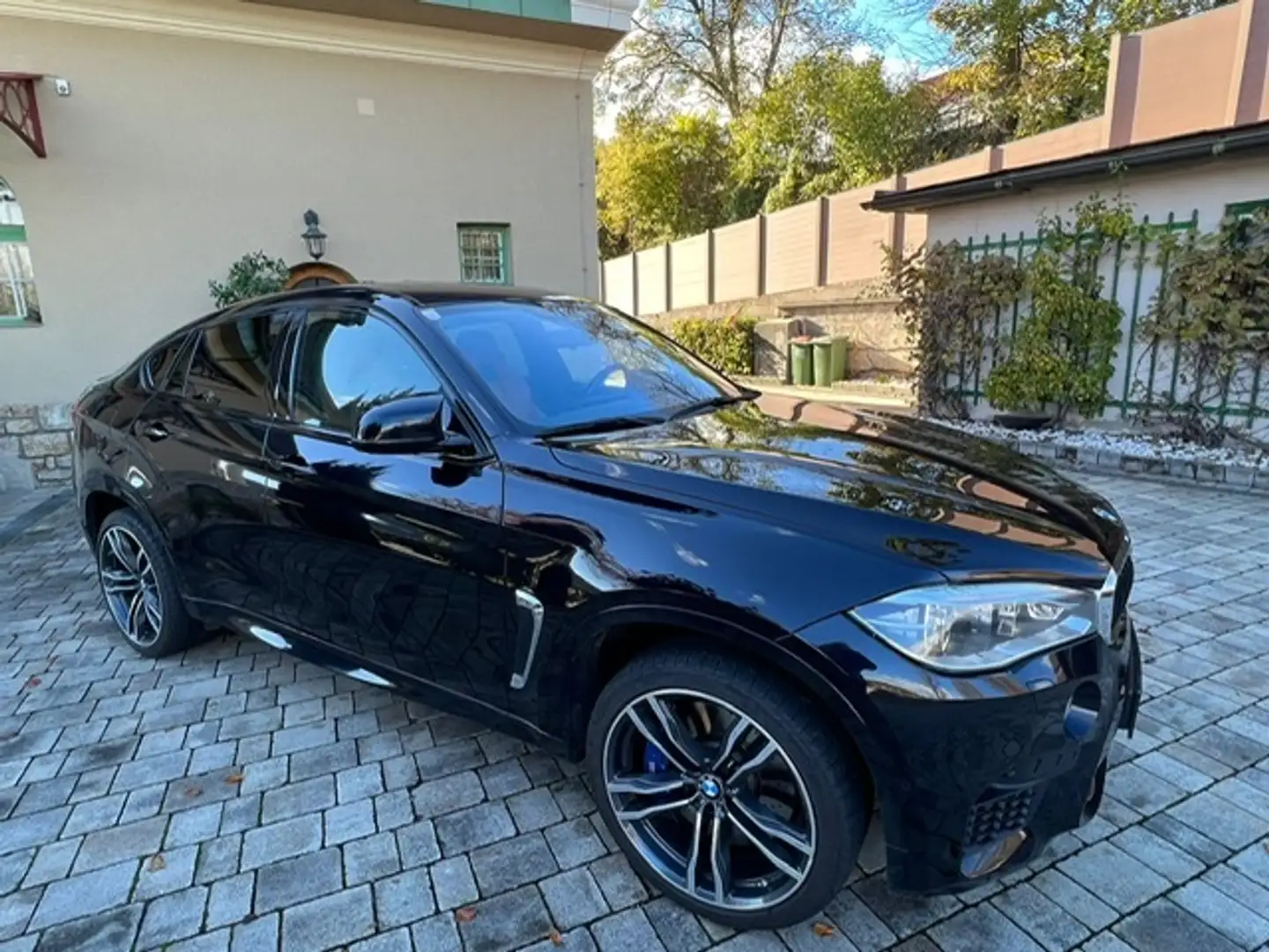 BMW X6 M Aut. (F86) Černá - 2