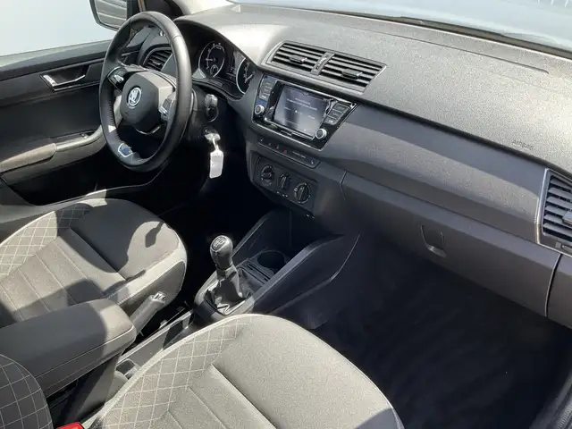 Skoda Fabia view 3