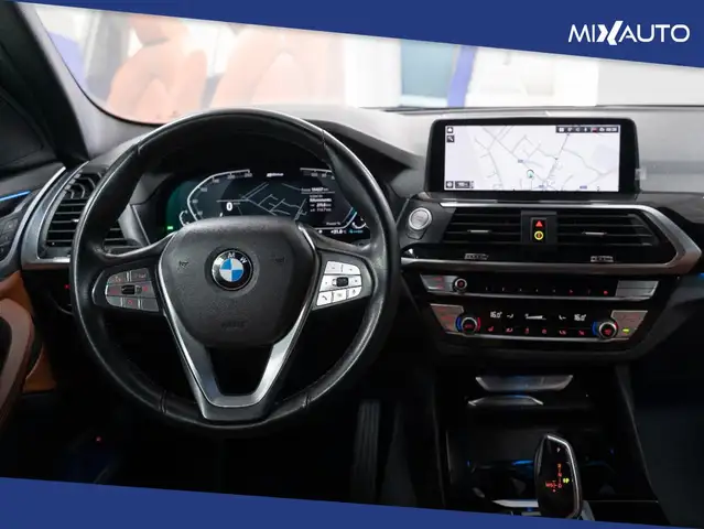 BMW X3 view 11