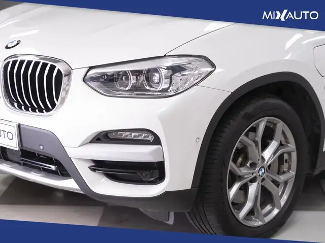 BMW X3 view 9