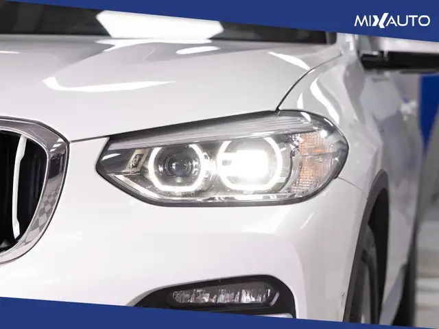 BMW X3 view 10
