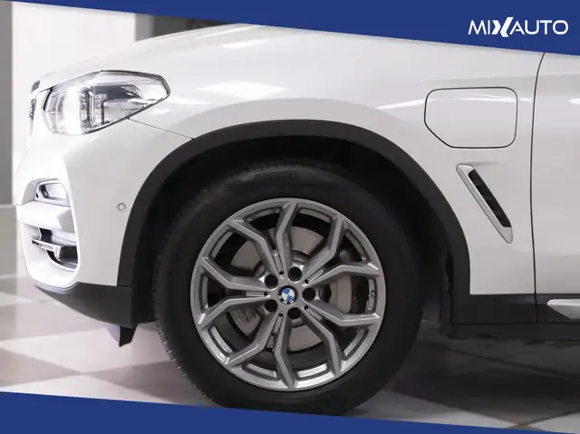 BMW X3 view 8
