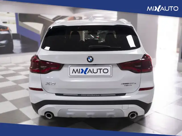 BMW X3 view 4