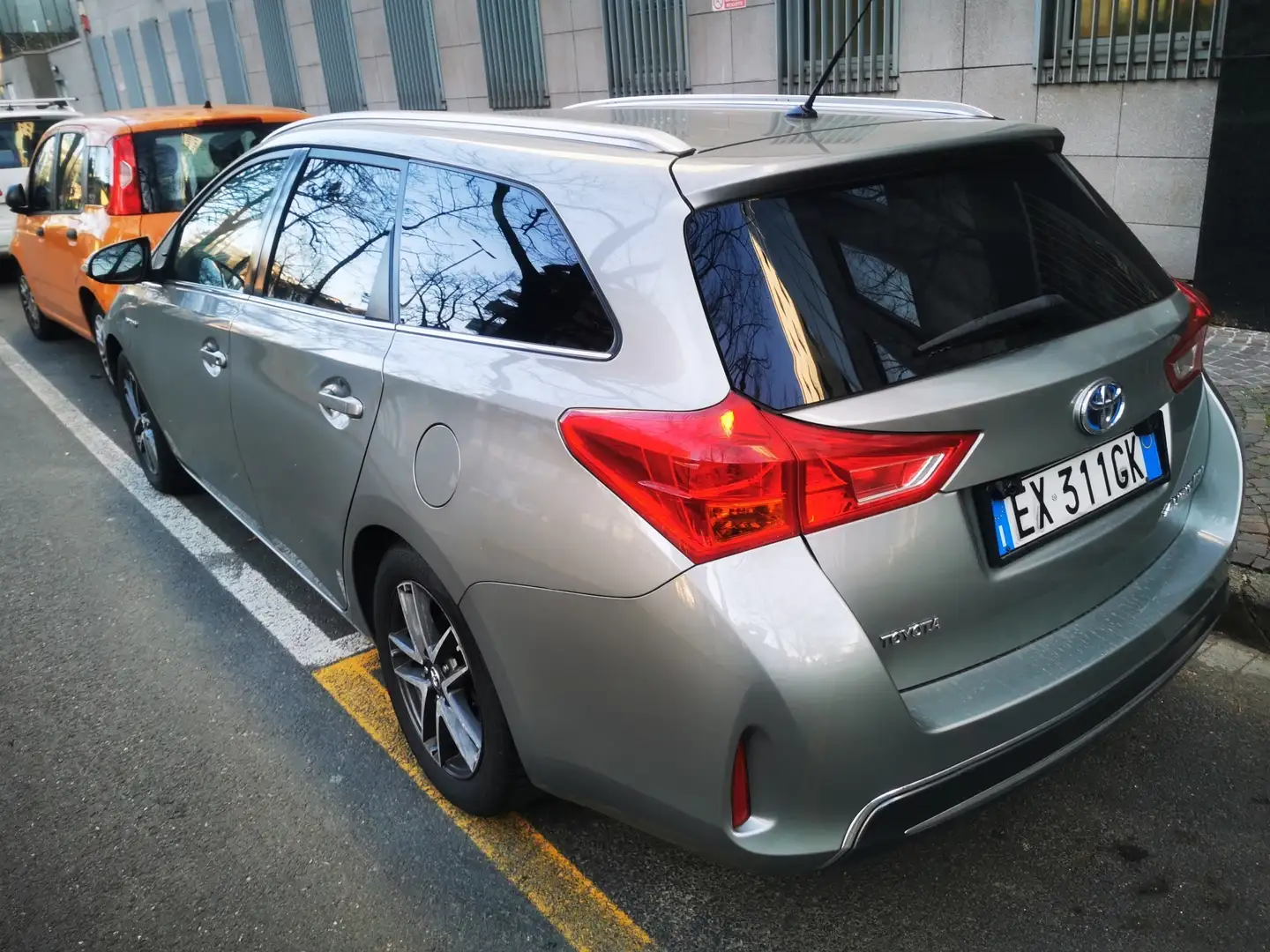 Toyota Auris Touring Sports 1.8h Active plus - 2