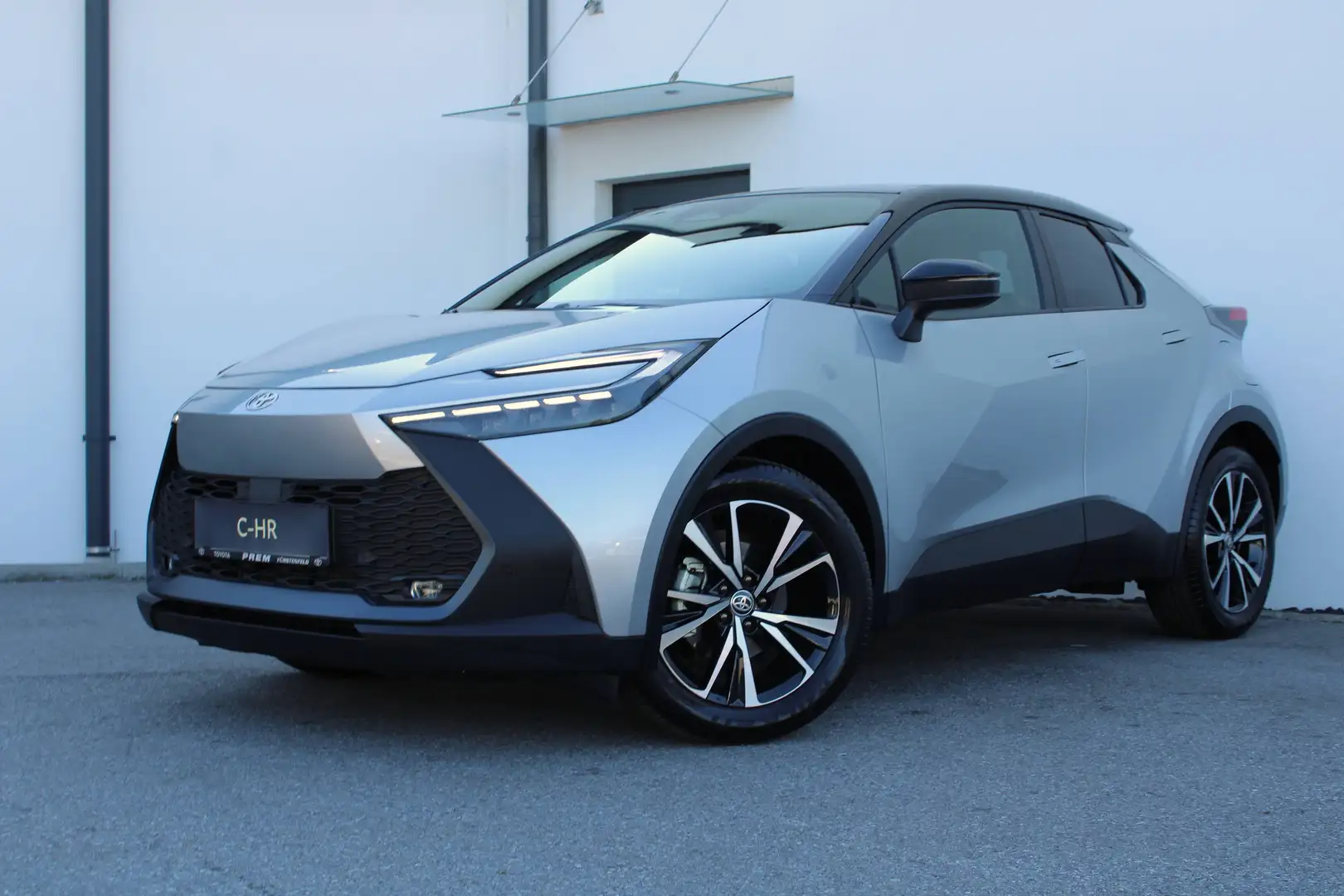 Toyota C-HR 1.8 Hybrid "ACTIVE DRIVE" mit Technik Paket Aut. Silber - 2