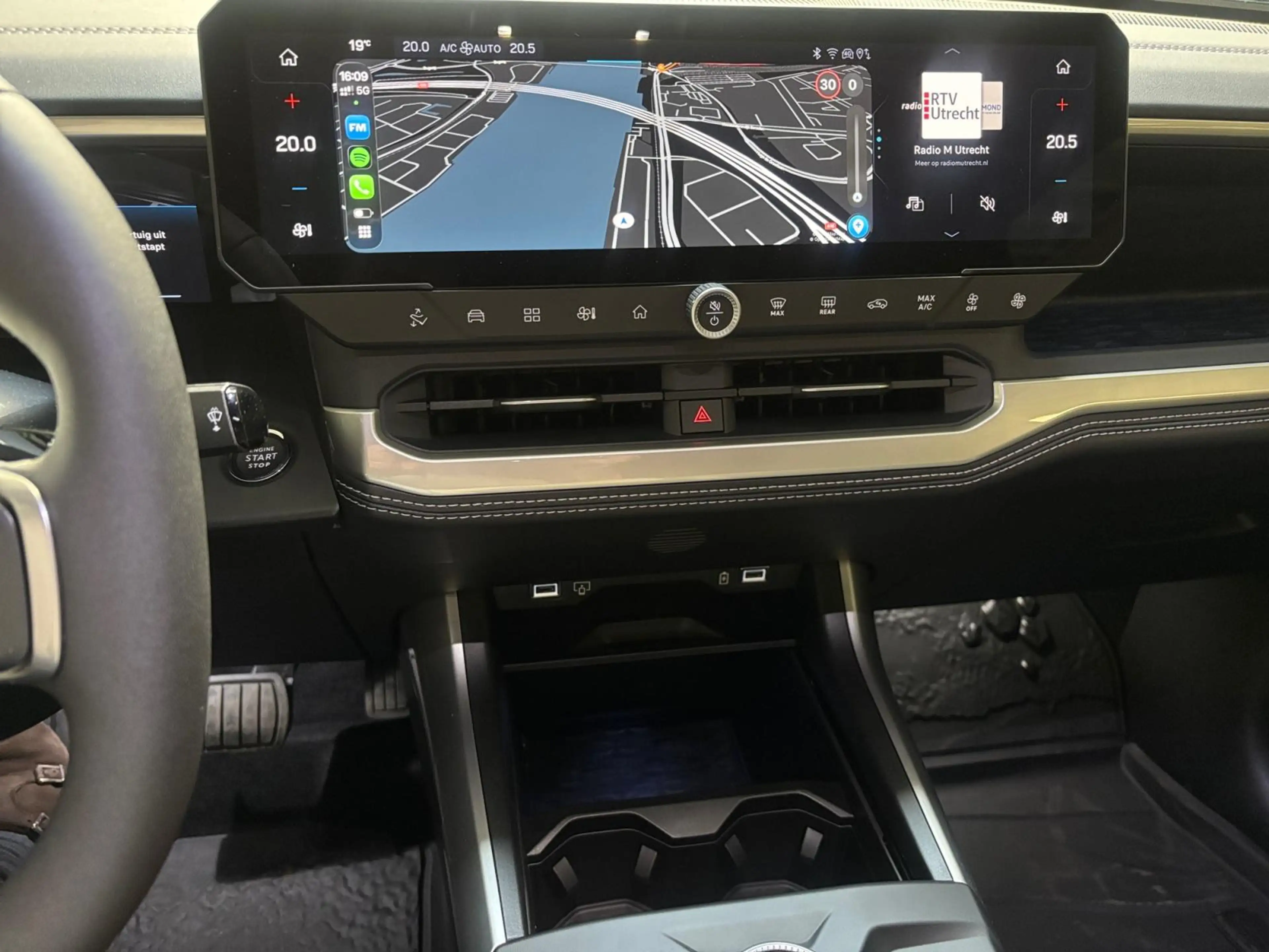 Jeep Compass First Edition EV 74kWh 210pk | TWO-TONE! | 180° CA — photo 15