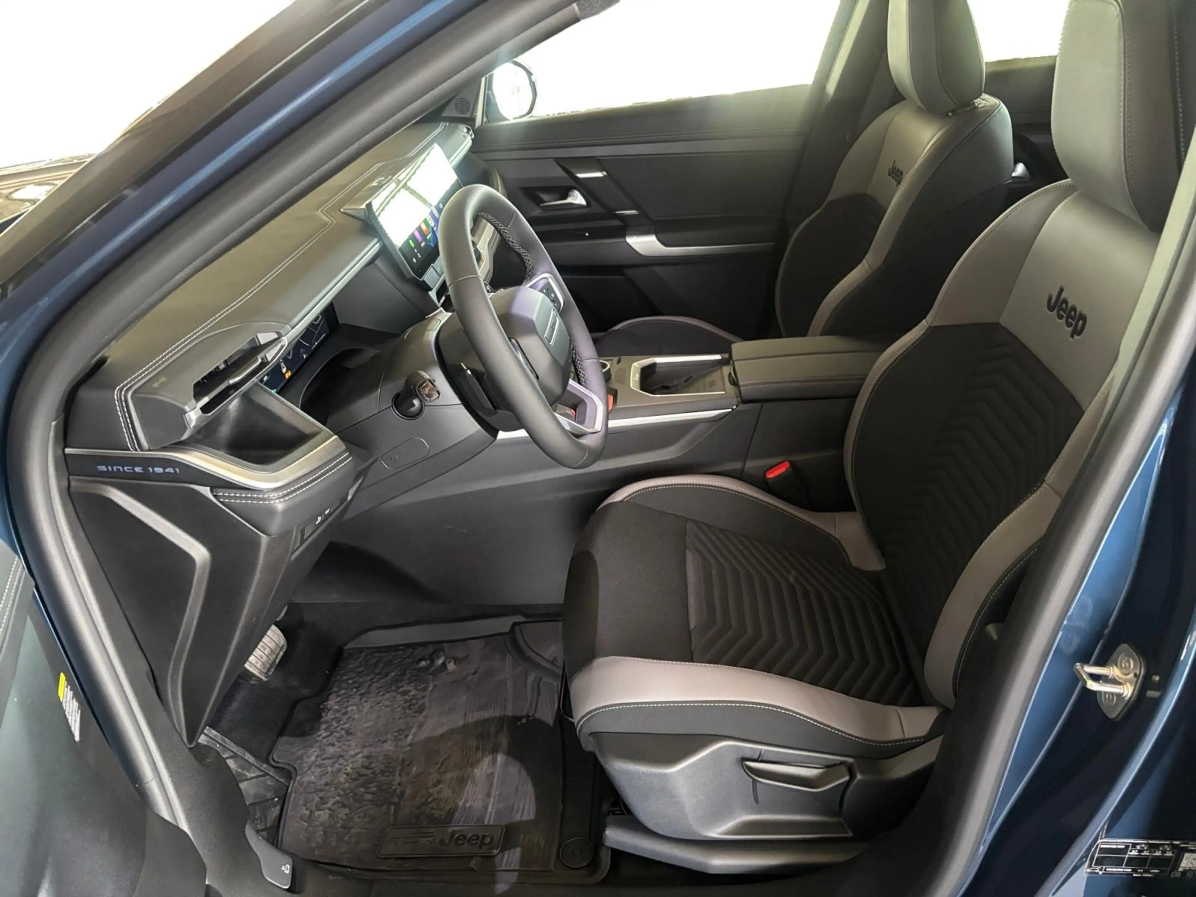 Jeep Compass First Edition EV 74kWh 210pk | TWO-TONE! | 180° CA — photo 7