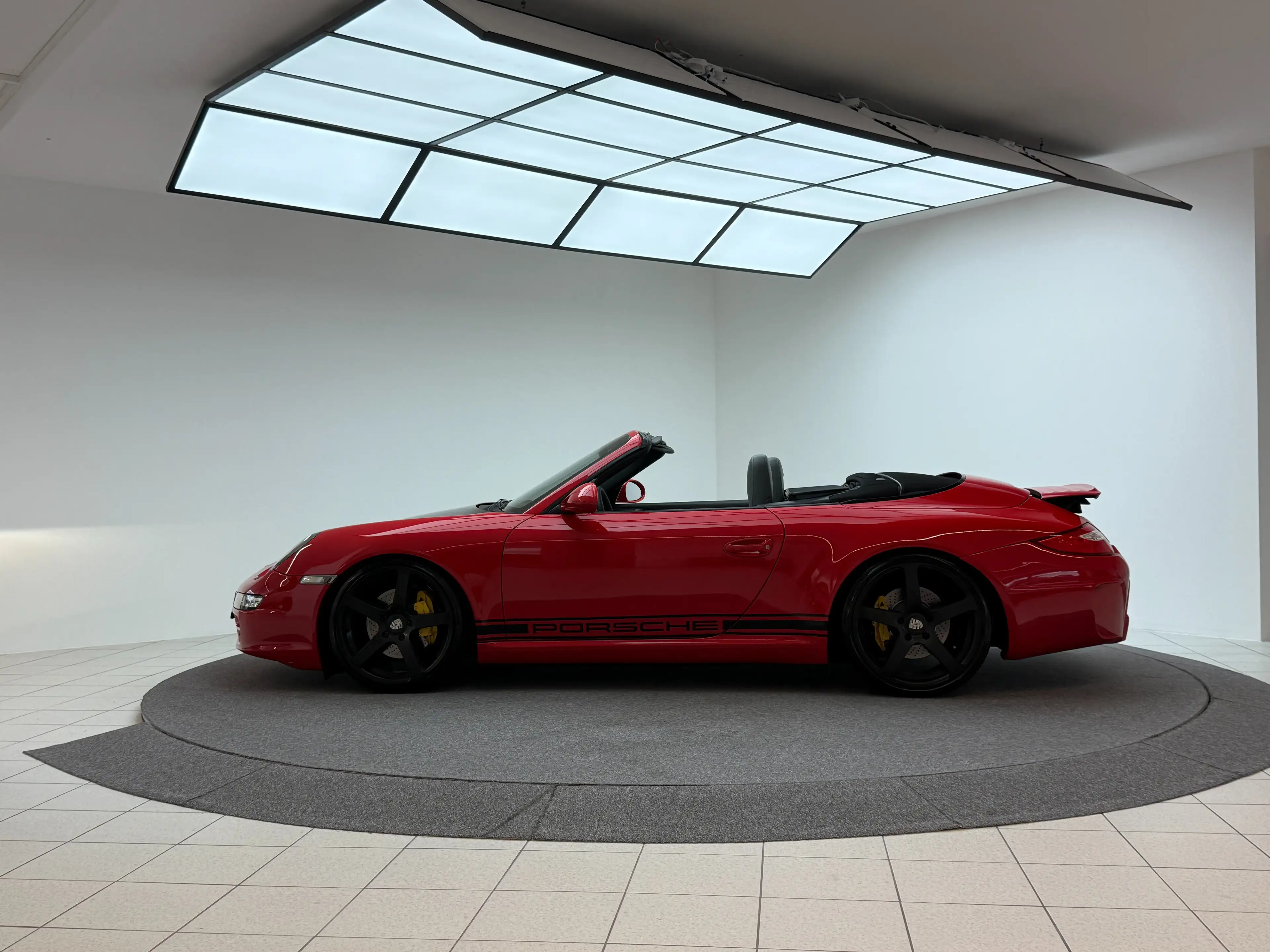 Porsche 997 Carrera S Cabrio — photo 12