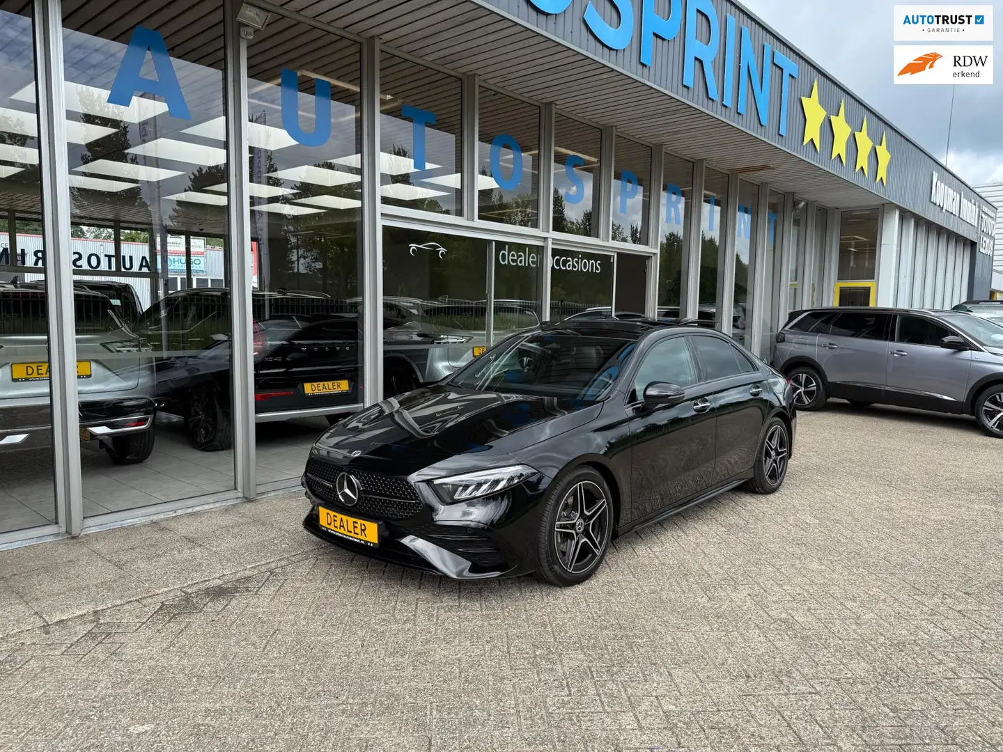 Mercedes-Benz A 200 AMG Line / PANORAMADAK / VOL VOL OP OPTIE Noir - 1