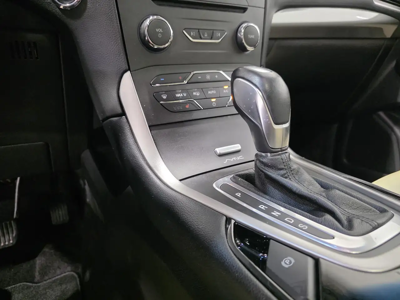 Ford Edge photo Ford Edge