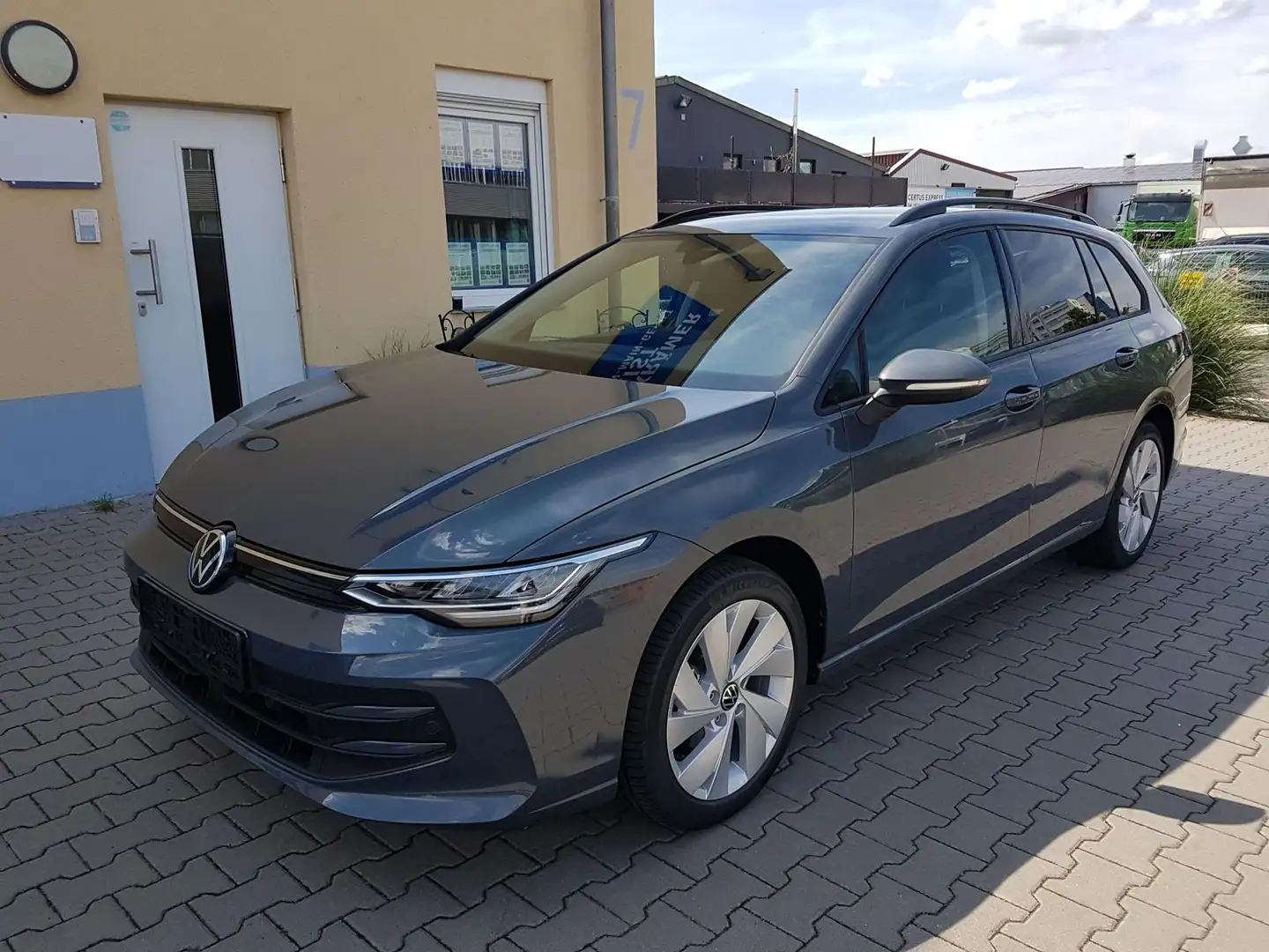Volkswagen Golf Variant Limited neues Modell AHK el. Heckklappe ACC Kam... Rot - 1
