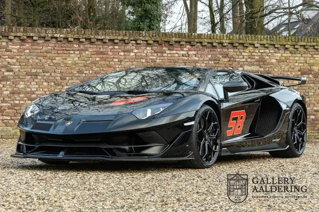 Lamborghini Aventador SVJ Roadster "Ad Personam" Exclusive: from the fir