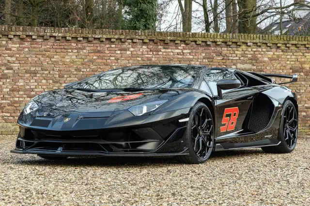 Lamborghini Aventador SVJ Roadster "Ad Personam" Exclusive: from the fir